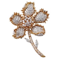 Van Cleef & Arpels Broche grande fleur en or jaune et diamants