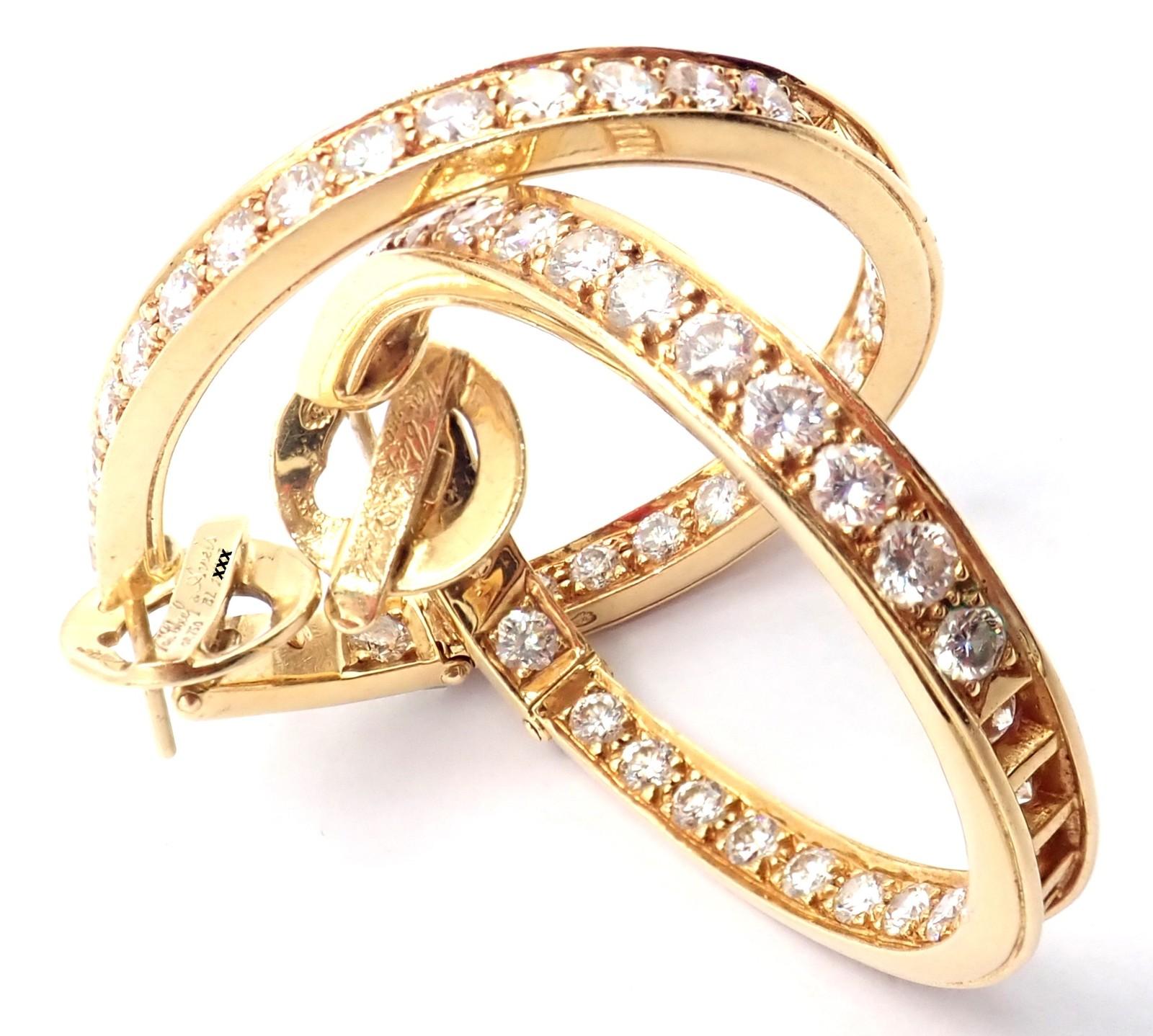 Van Cleef & Arpels Boucles d'oreilles larges en or jaune et diamants en vente 9