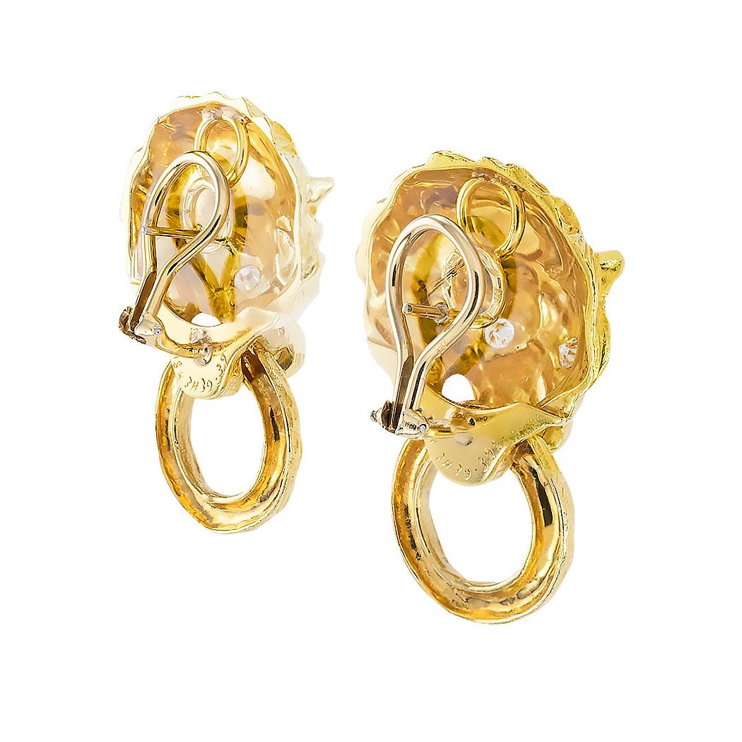 Round Cut Van Cleef & Arpels Diamond Yellow Gold Lion Head Door Knocker Earrings