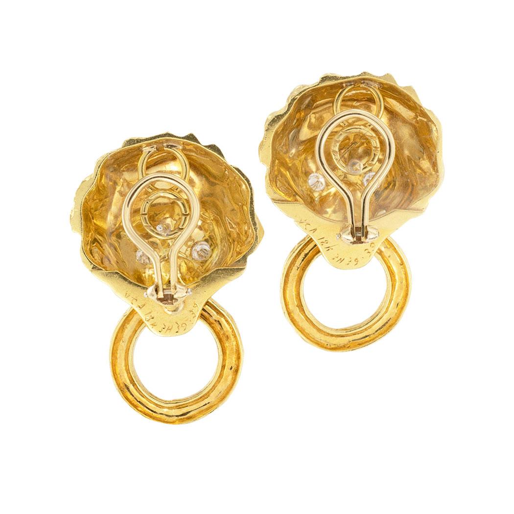 Van Cleef & Arpels Diamond Yellow Gold Lion Head Door Knocker Earrings In Good Condition In Los Angeles, CA