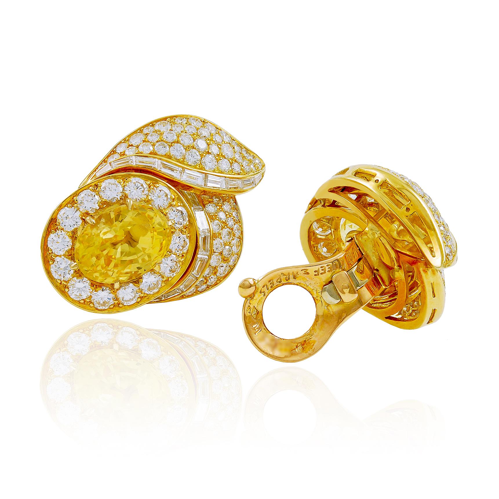 Taglio rotondo Collana Van Cleef & Arpels con diamanti e zaffiri gialli in vendita