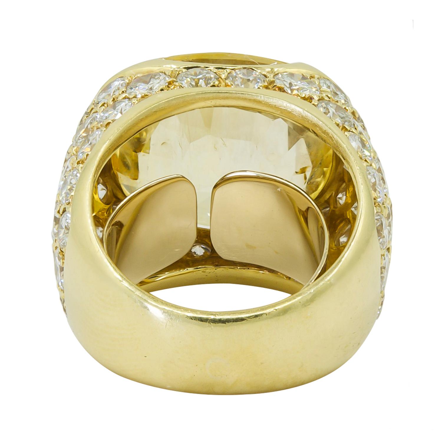 Taille ronde Van Cleef & Arpels Bague à diamants et saphirs jaunes en vente