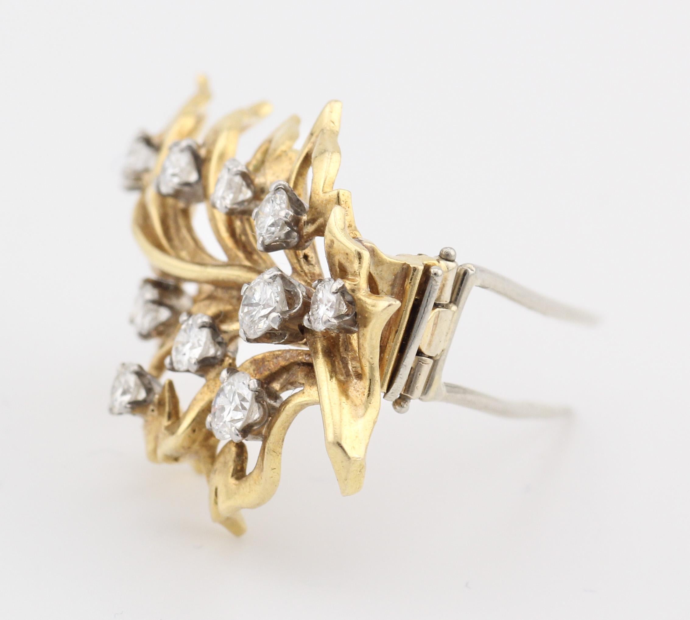 Round Cut Van Cleef & Arpels Diamonds 18K Yellow Gold Platinum Leaf Brooch For Sale