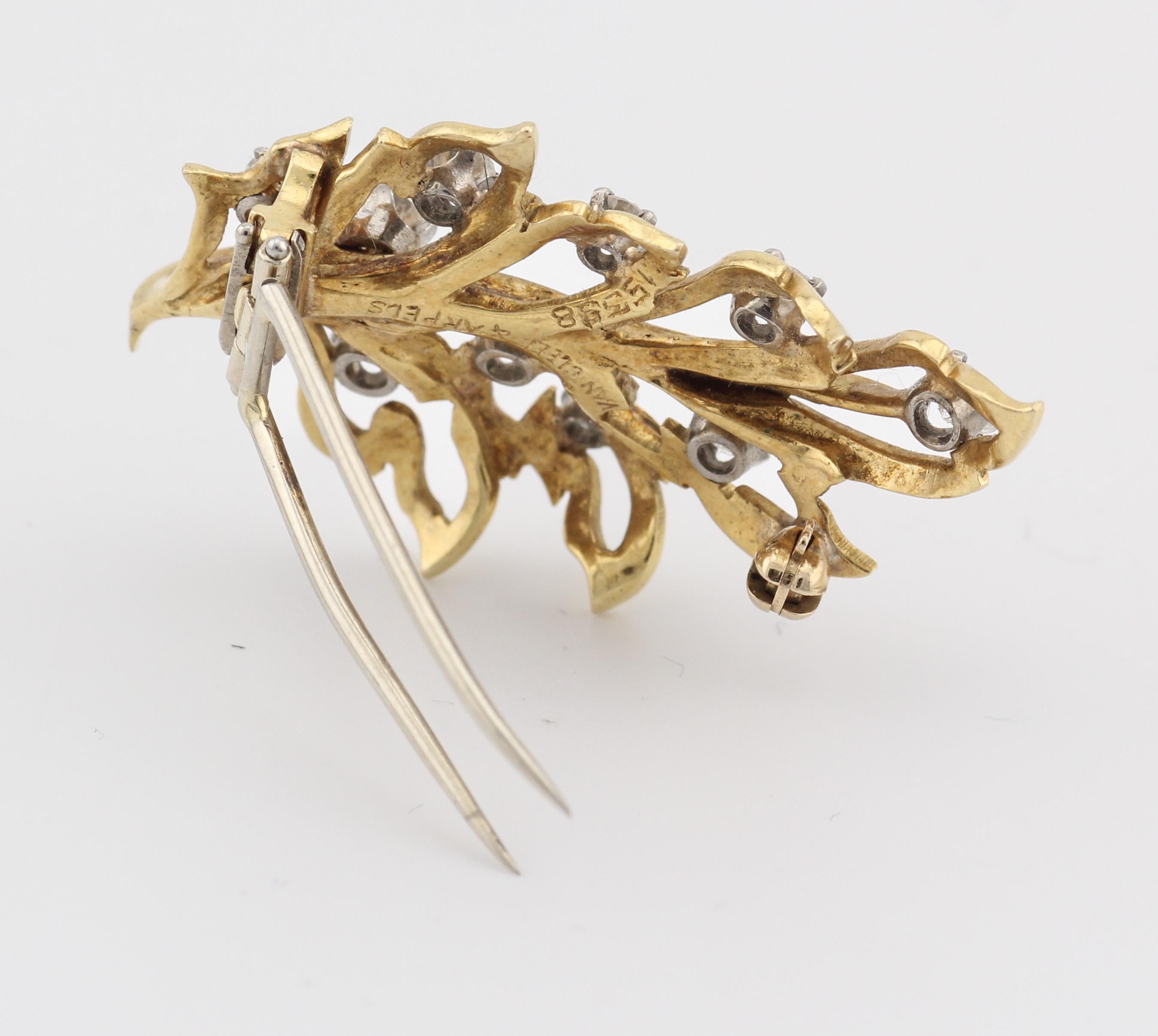 Van Cleef & Arpels Diamonds 18K Yellow Gold Platinum Leaf Brooch In Good Condition For Sale In Bellmore, NY