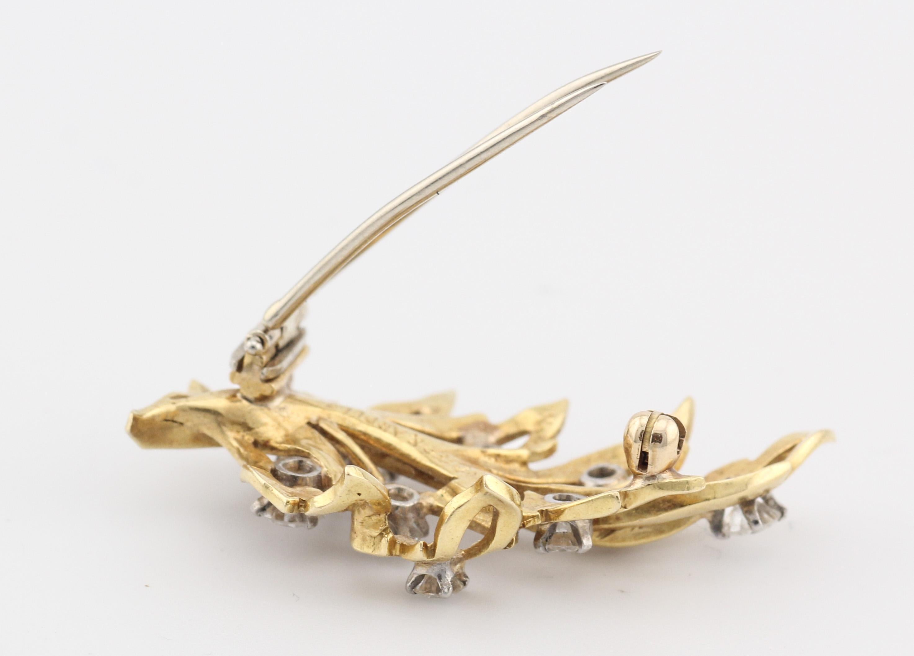 Women's Van Cleef & Arpels Diamonds 18K Yellow Gold Platinum Leaf Brooch For Sale