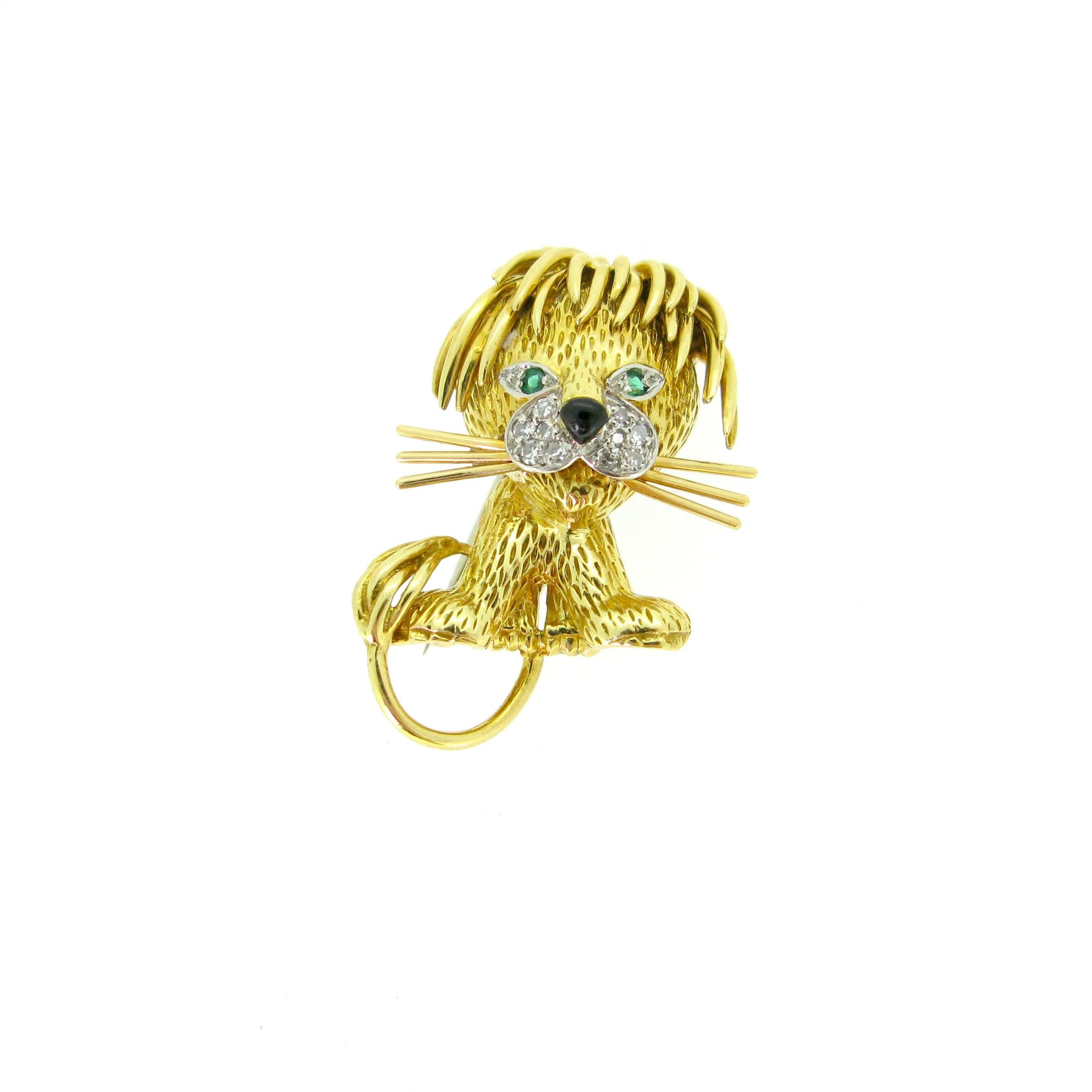 Van Cleef & Arpels Diamonds Emerald and Onyx Lion Pin Brooch In New Condition In London, GB