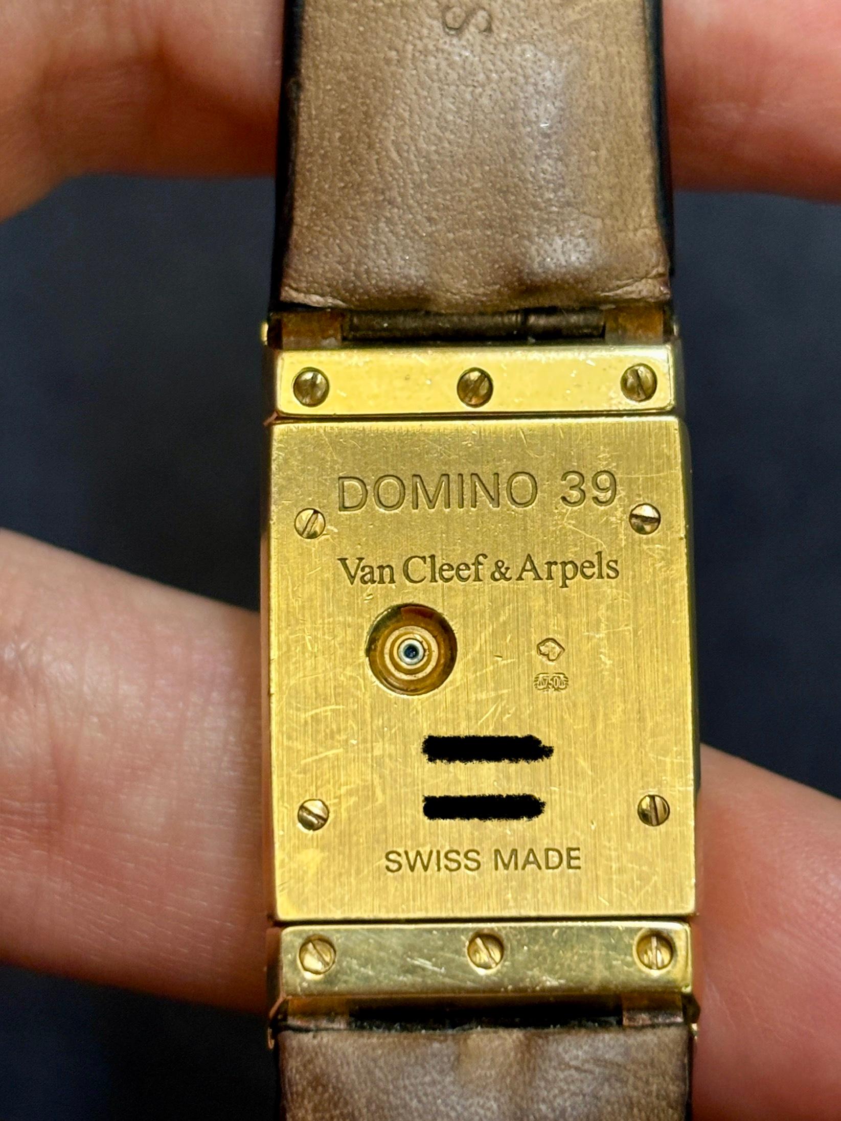 Reloj Van Cleef & Arpels Domino 39 de oro Corte redondo en venta