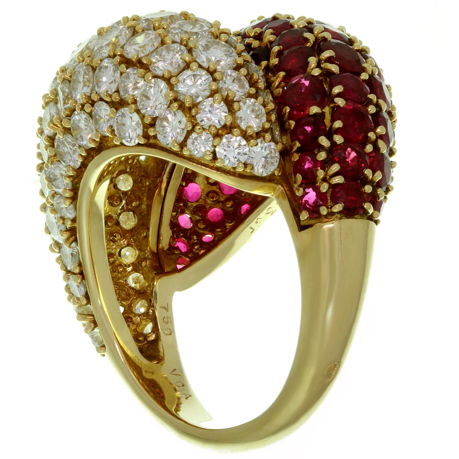 Van Cleef & Arpels Double Boule Diamond Ruby Yellow Gold Ring In Excellent Condition In New York, NY