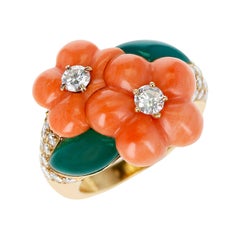 Van Cleef & Arpels Doppelblumenkoralle, Chrysopras, 0,96 Karat. Diamantring, 18k