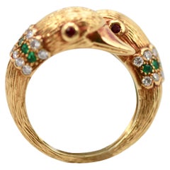 Van Cleef & Arpels Double Swan Ring 18 Karat Emerald Diamond Collar