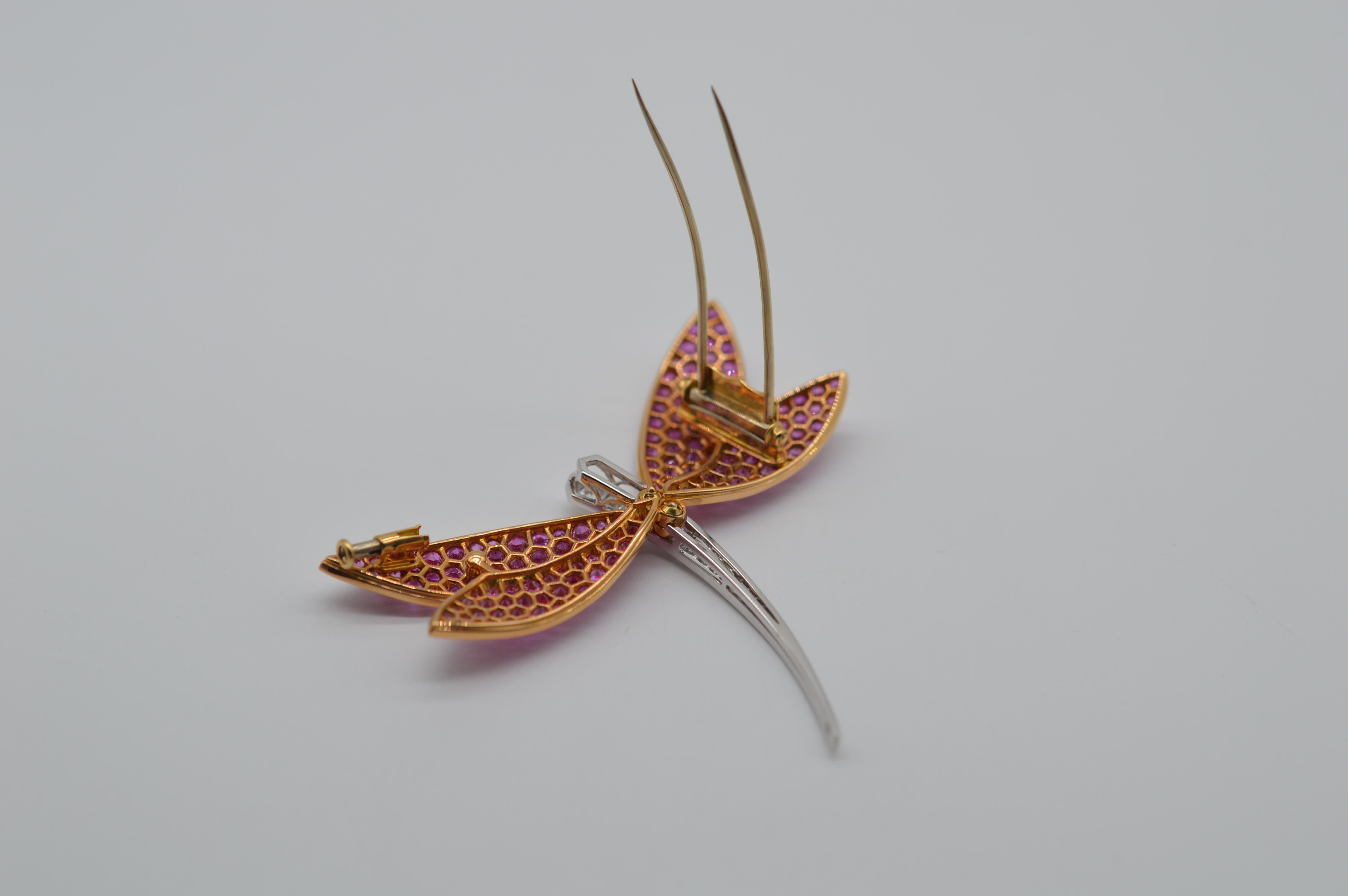 Women's or Men's Van Cleef & Arpels Dragonfly Brooch in 18K Yellow & White Gold Unworn For Sale