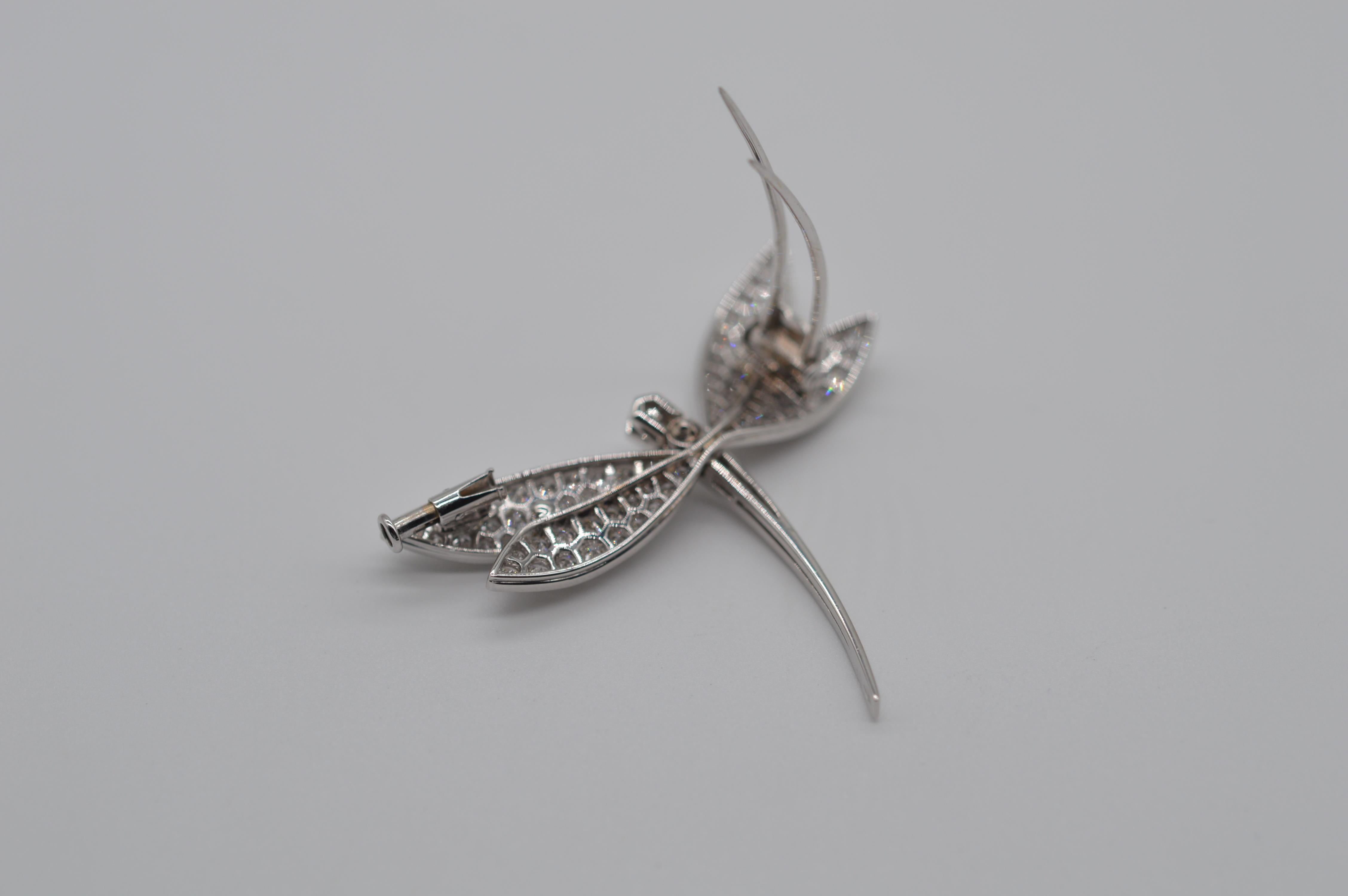 Van Cleef & Arpels Dragonfly Diamonds Brooch in 18K White Gold Unworn For Sale 1
