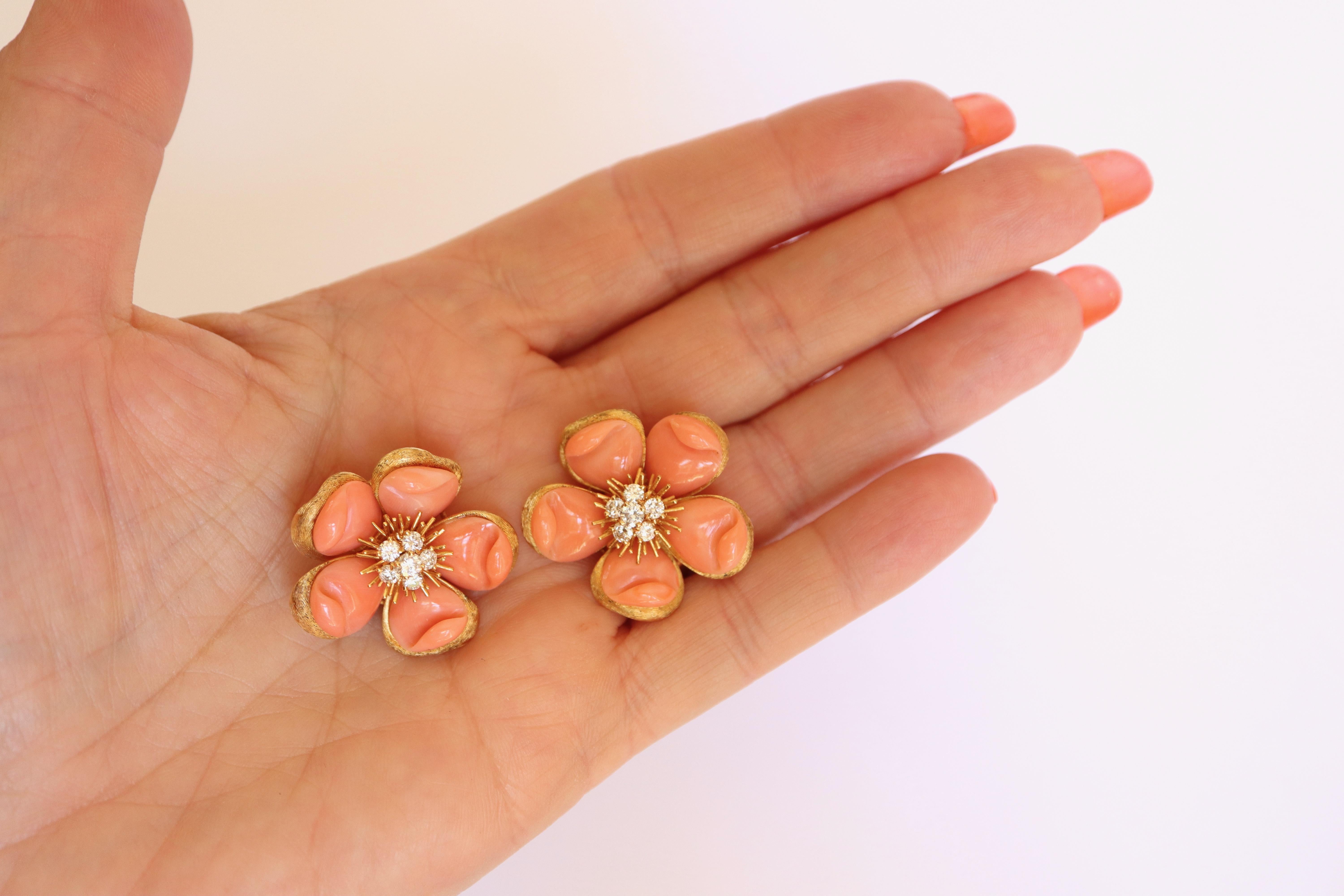 Van Cleef & Arpels Earrings Rose De Noel Pink Coral Diamonds 18 Kt Gold For Sale 1