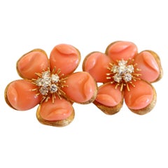 Van Cleef & Arpels Earrings Rose De Noel Pink Coral Diamonds 18 Kt Gold