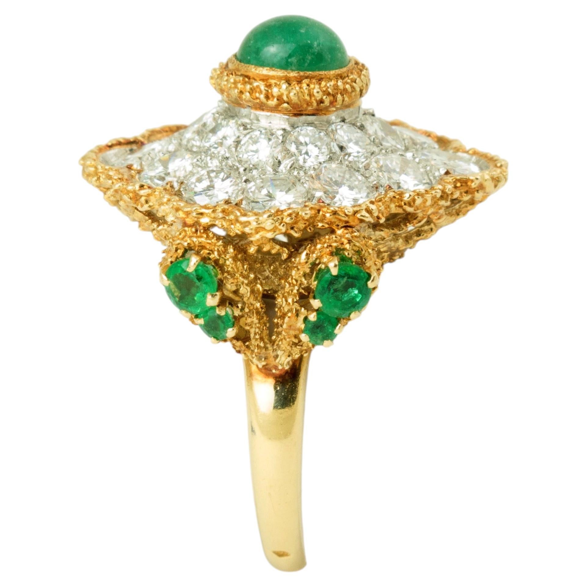Anello da cocktail con smeraldi e diamanti Van Cleef & Arpels, oro 18 carati, Francia, 1970
