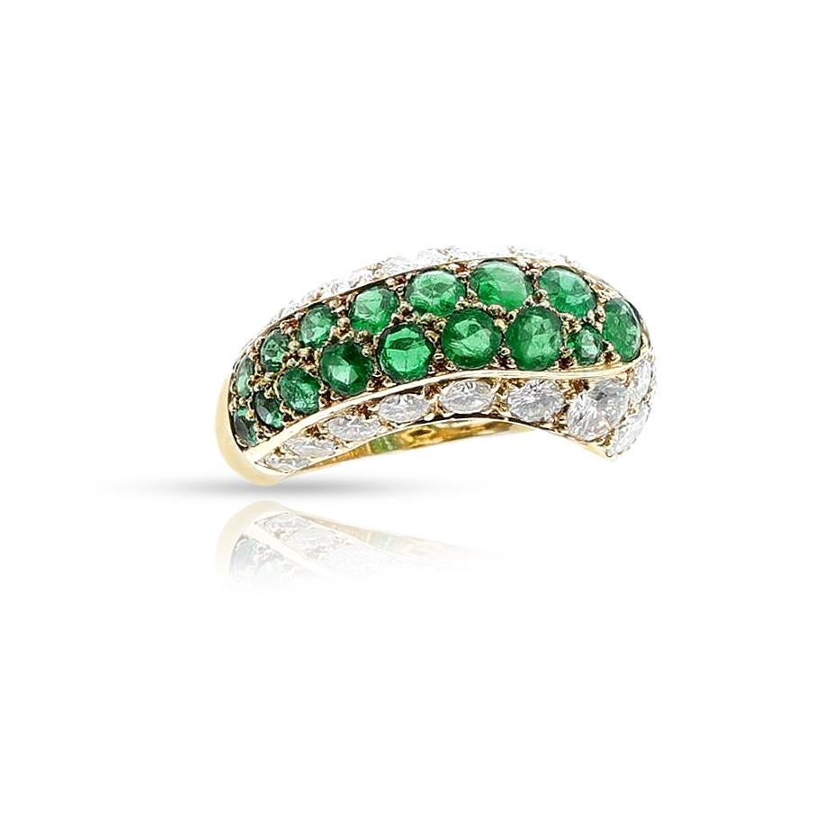 Van Cleef & Arpels Emerald and Diamond Ring, 18k For Sale 1