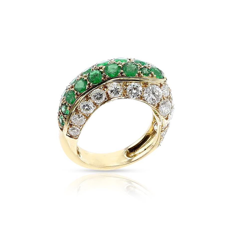 Van Cleef & Arpels Emerald and Diamond Ring, 18k For Sale 2