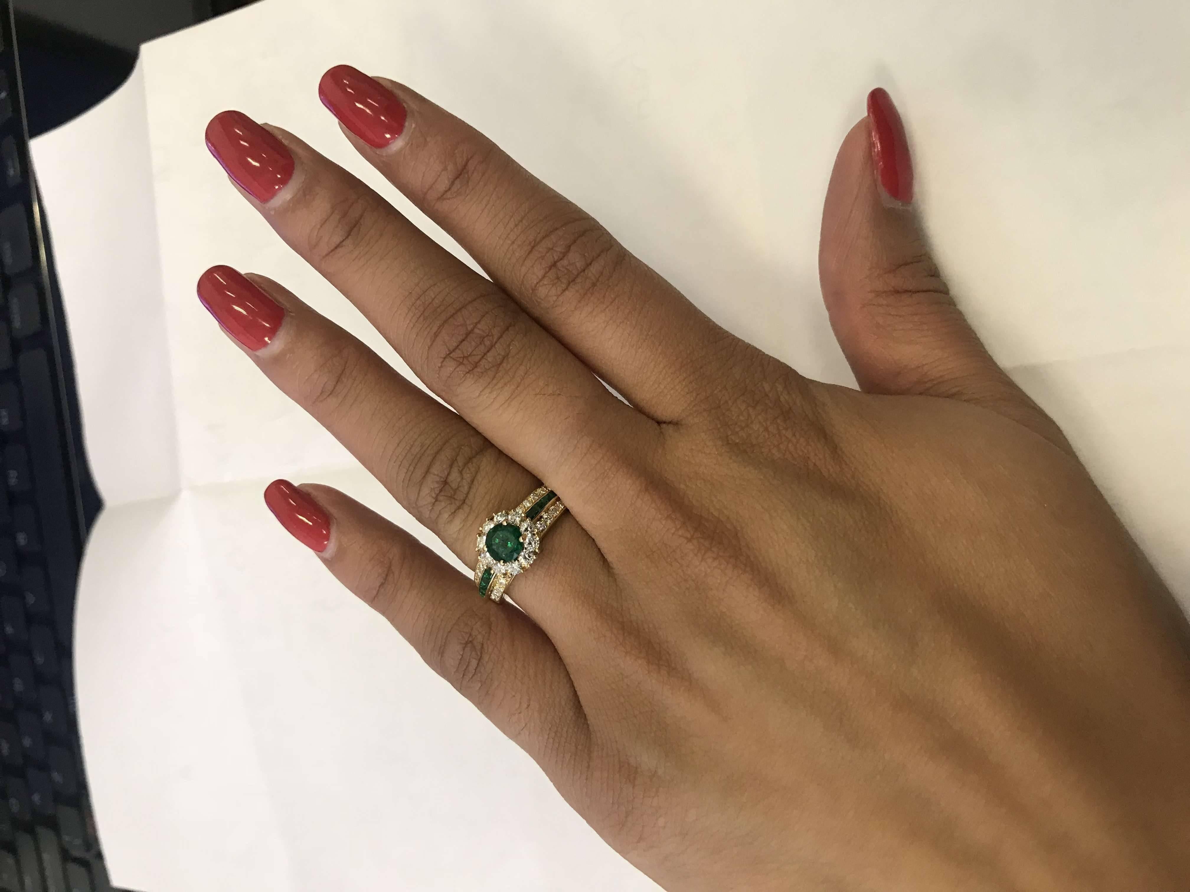 Van Cleef & Arpels Emerald and Diamond Ring In Excellent Condition In London, GB
