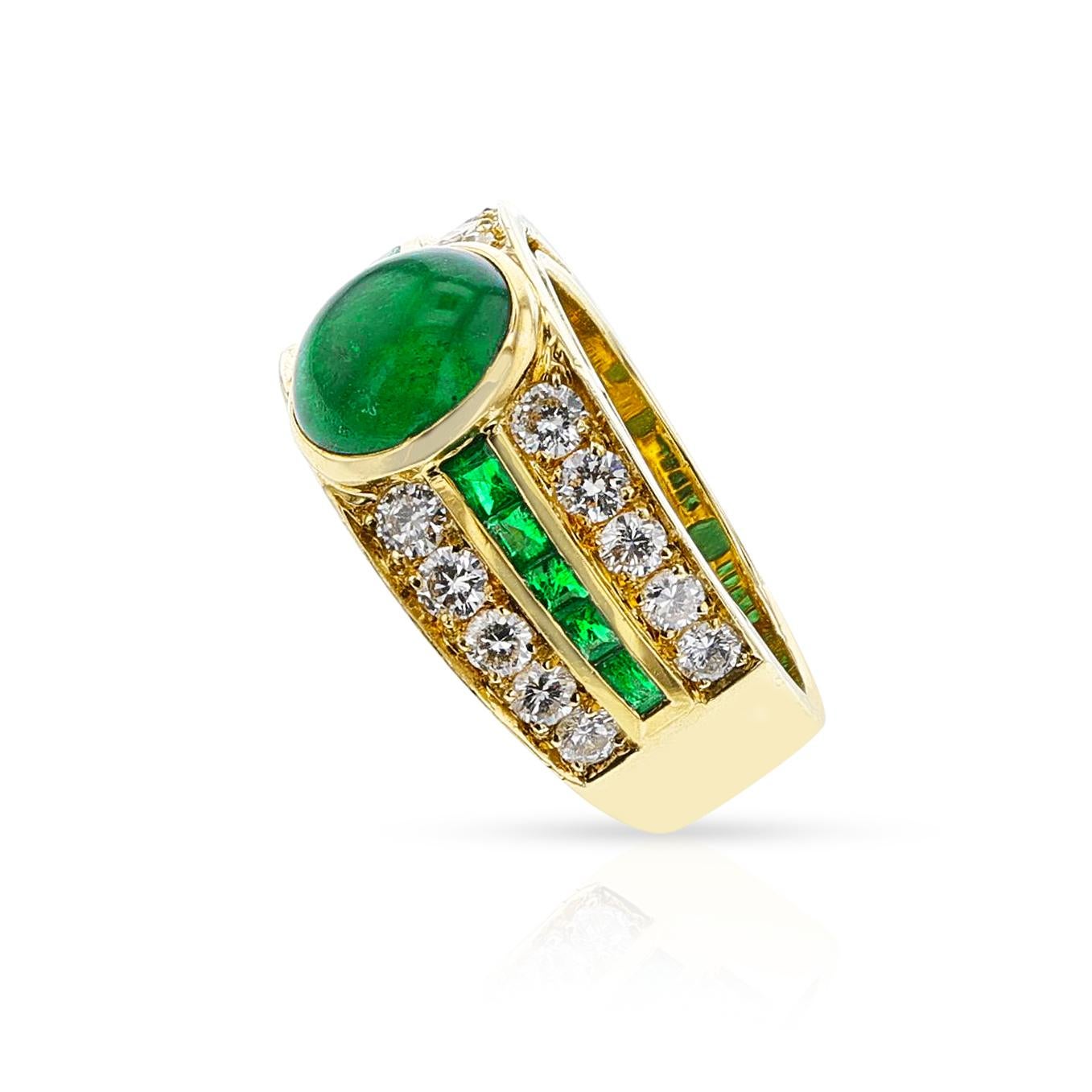Van Cleef & Arpels Emerald Cabochon and Diamond Ring For Sale 2