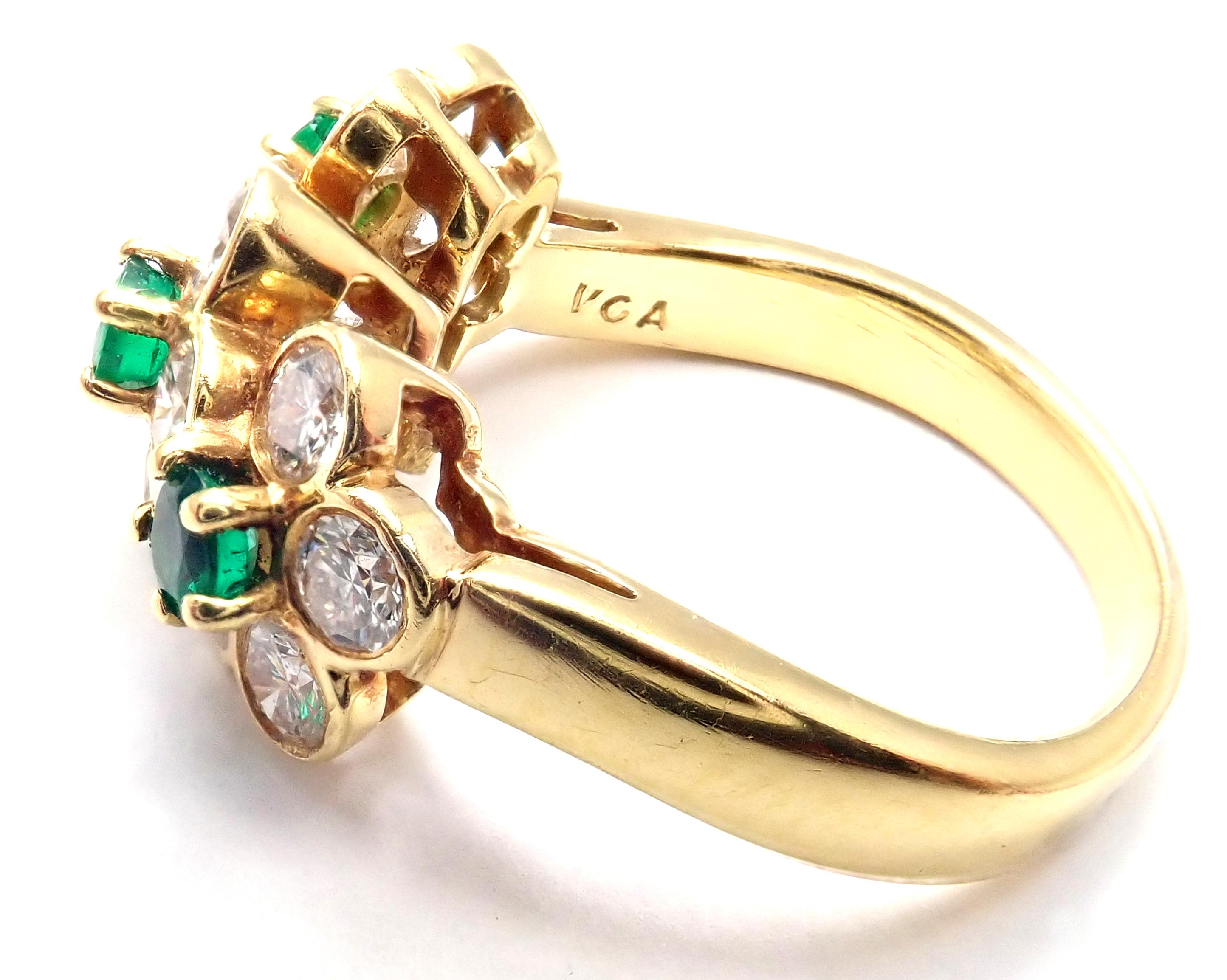 Van Cleef & Arpels Emerald Diamond Fleurette Flower Yellow Gold Band Ring In Excellent Condition For Sale In Holland, PA