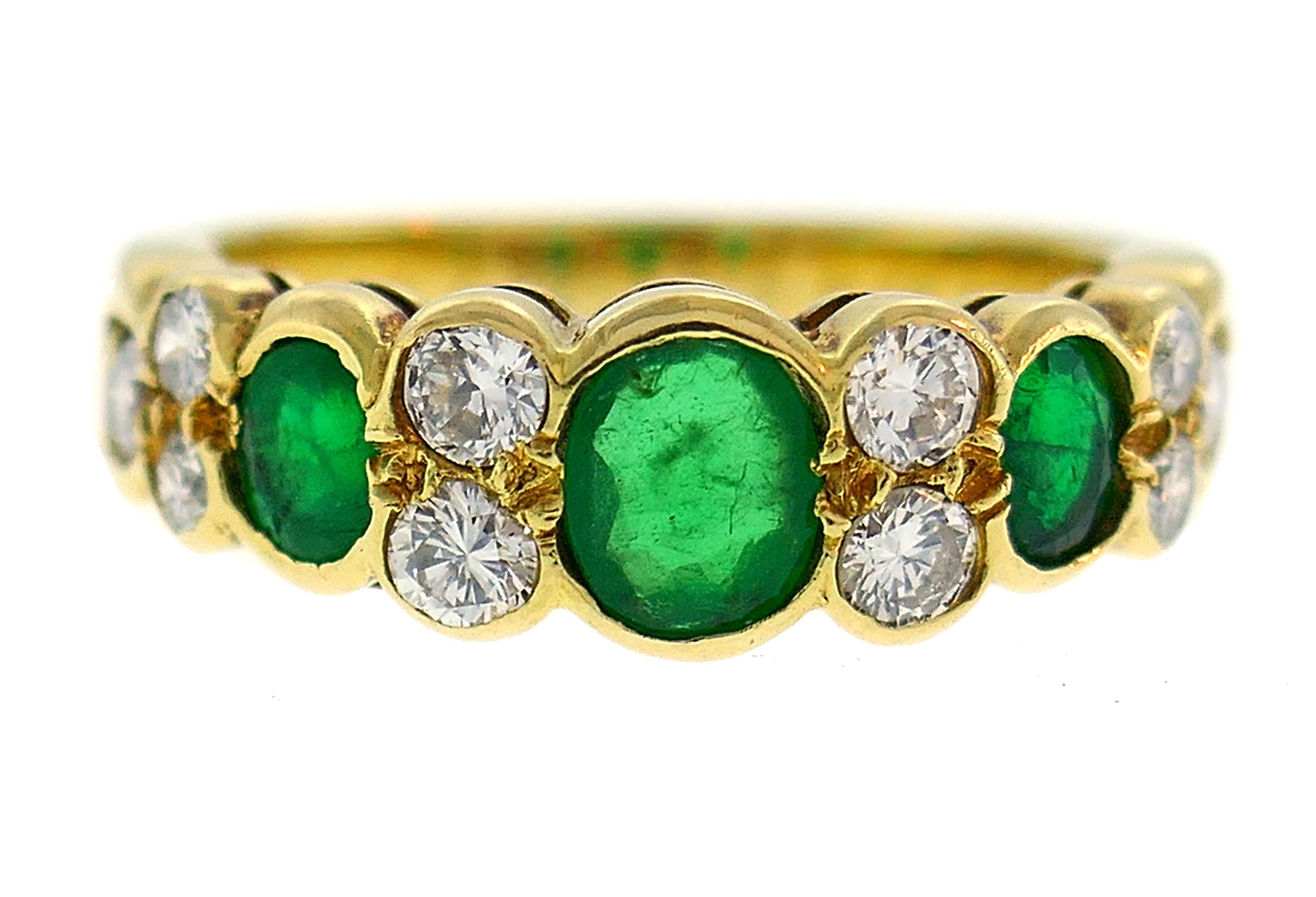 Van Cleef & Arpels Emerald Diamond Gold Ring, 1970s In Good Condition In Beverly Hills, CA