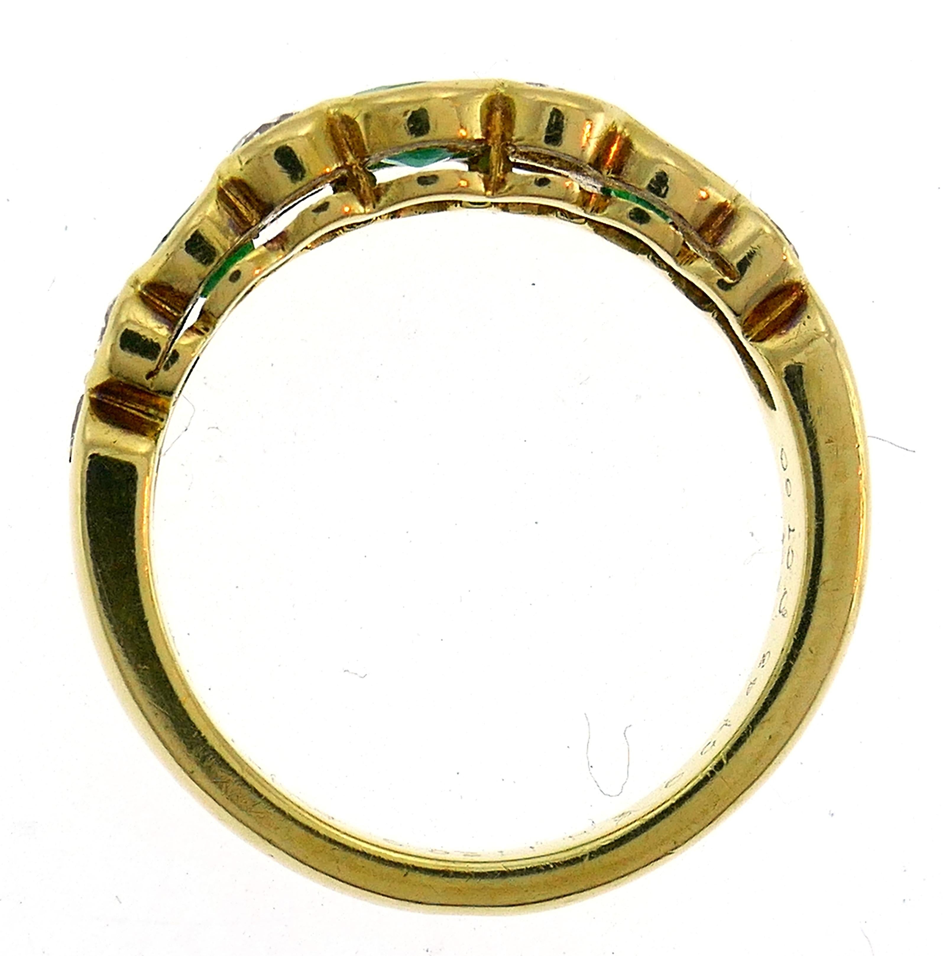 Van Cleef & Arpels Emerald Diamond Gold Ring, 1970s 2