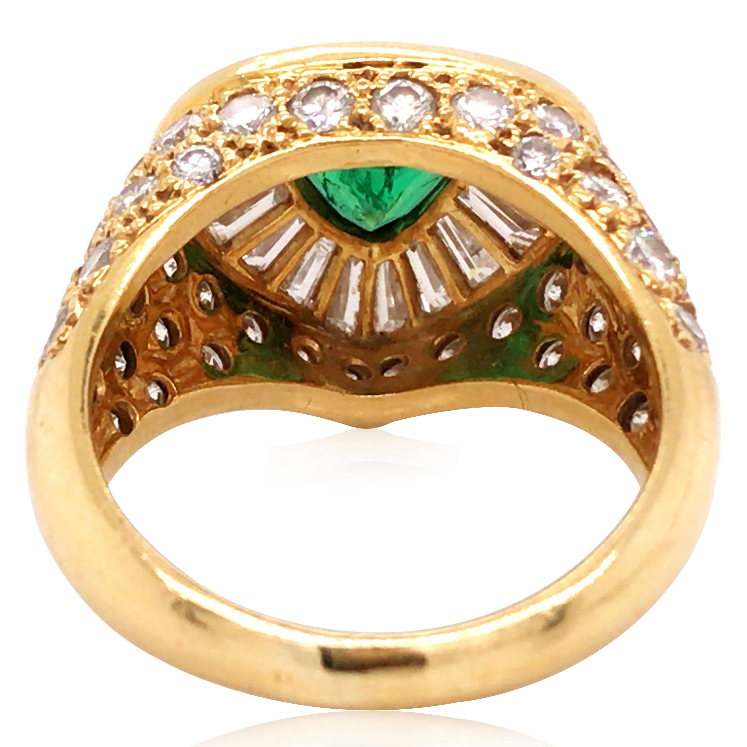 Van Cleef & Arpels, Emerald Diamond Gold Ring In Good Condition For Sale In New York, NY
