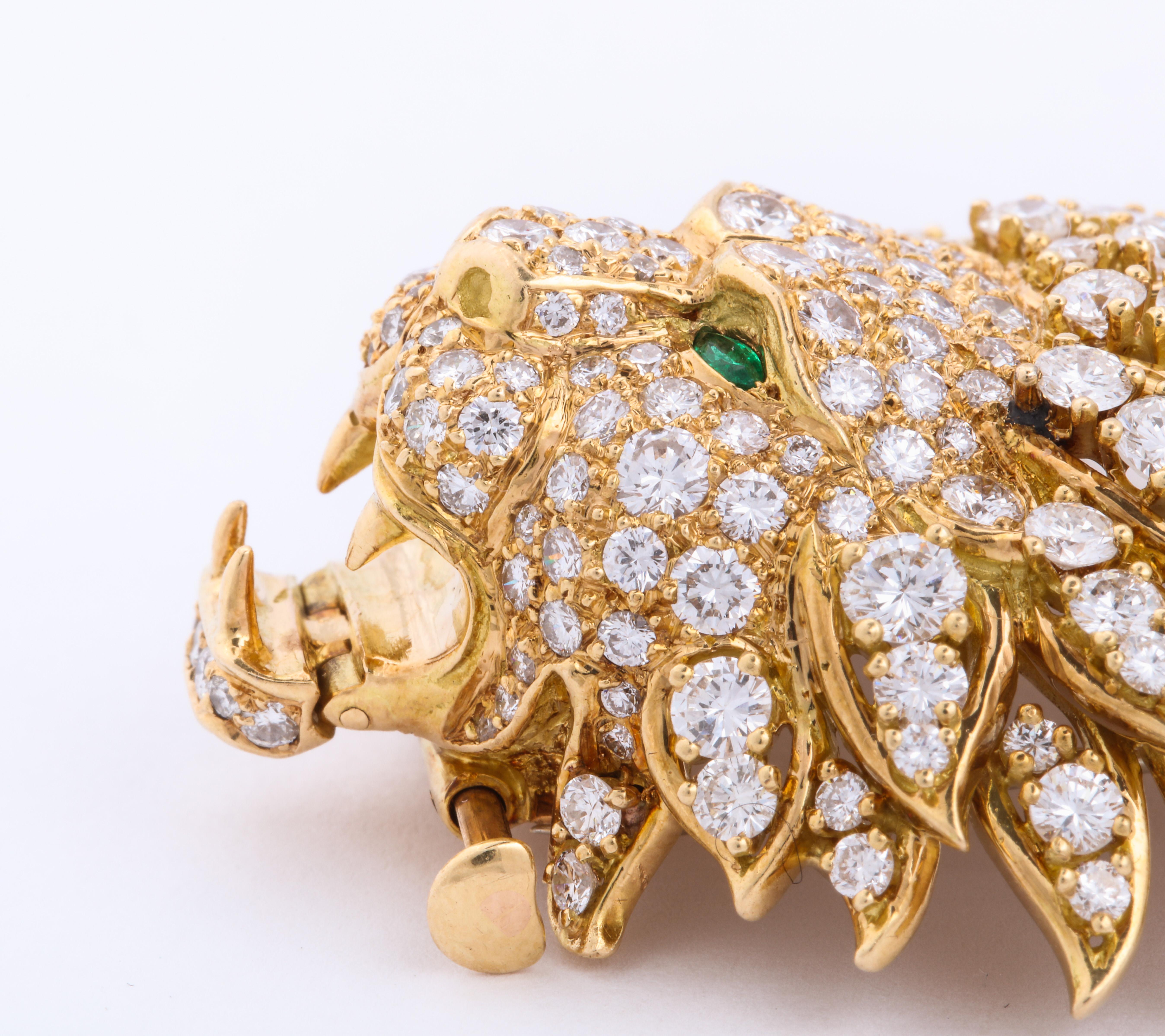 Women's or Men's Van Cleef & Arpels Emerald Diamond Lion Pin or Pendant