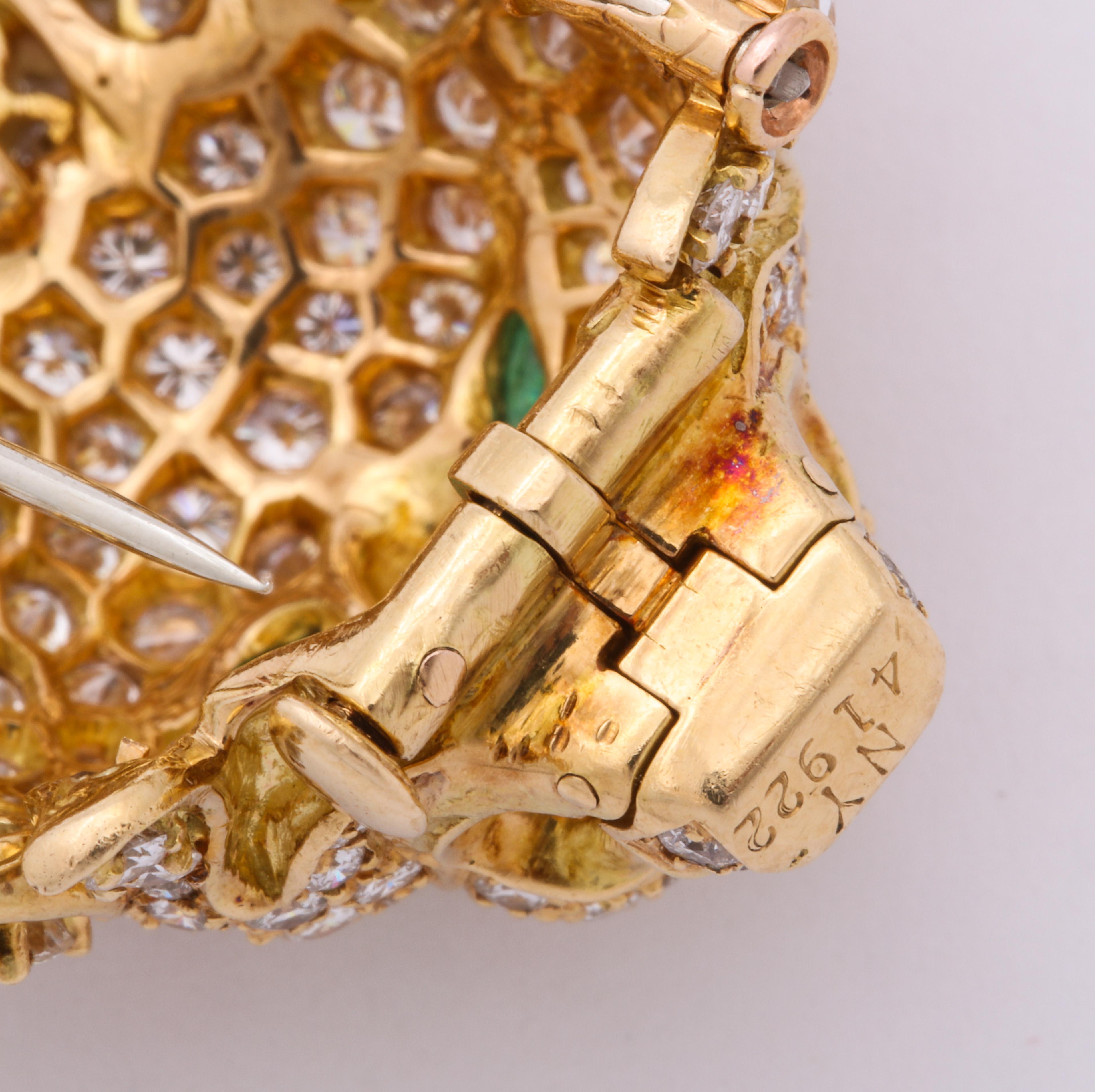 Van Cleef & Arpels Emerald Diamond Lion Pin or Pendant 4