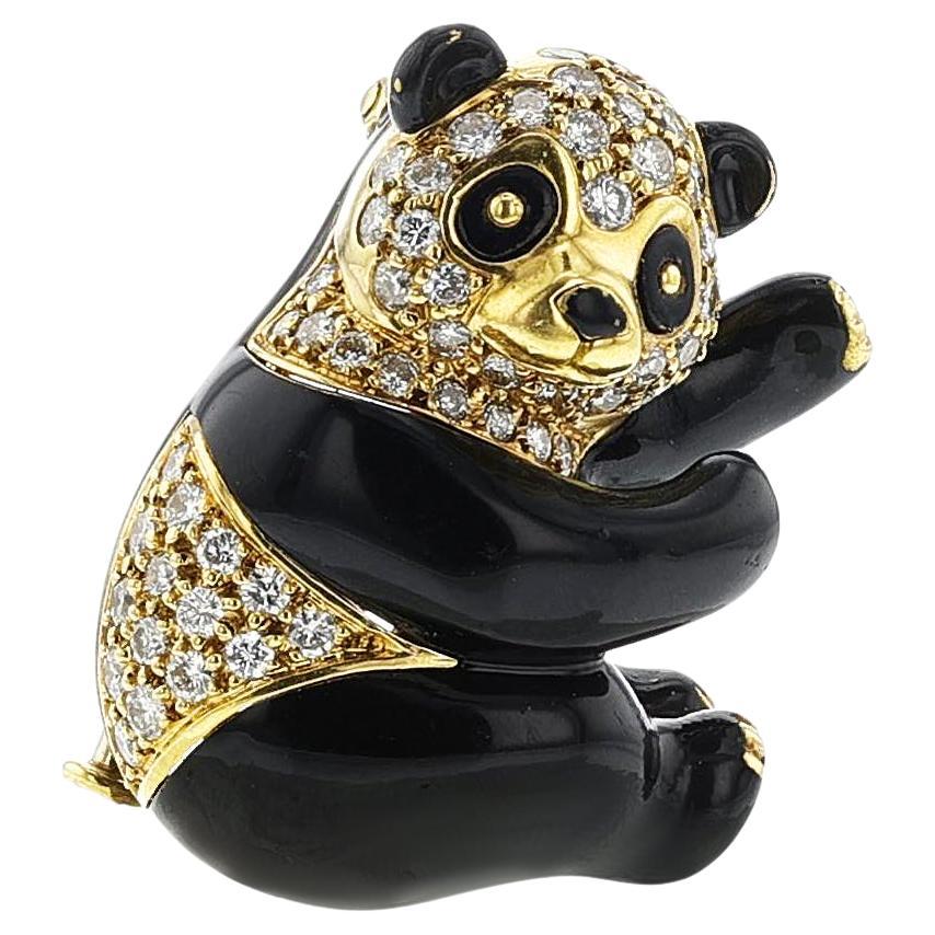 Van Cleef & Arpels Broche Panda en émail et diamants, 18 carats en vente