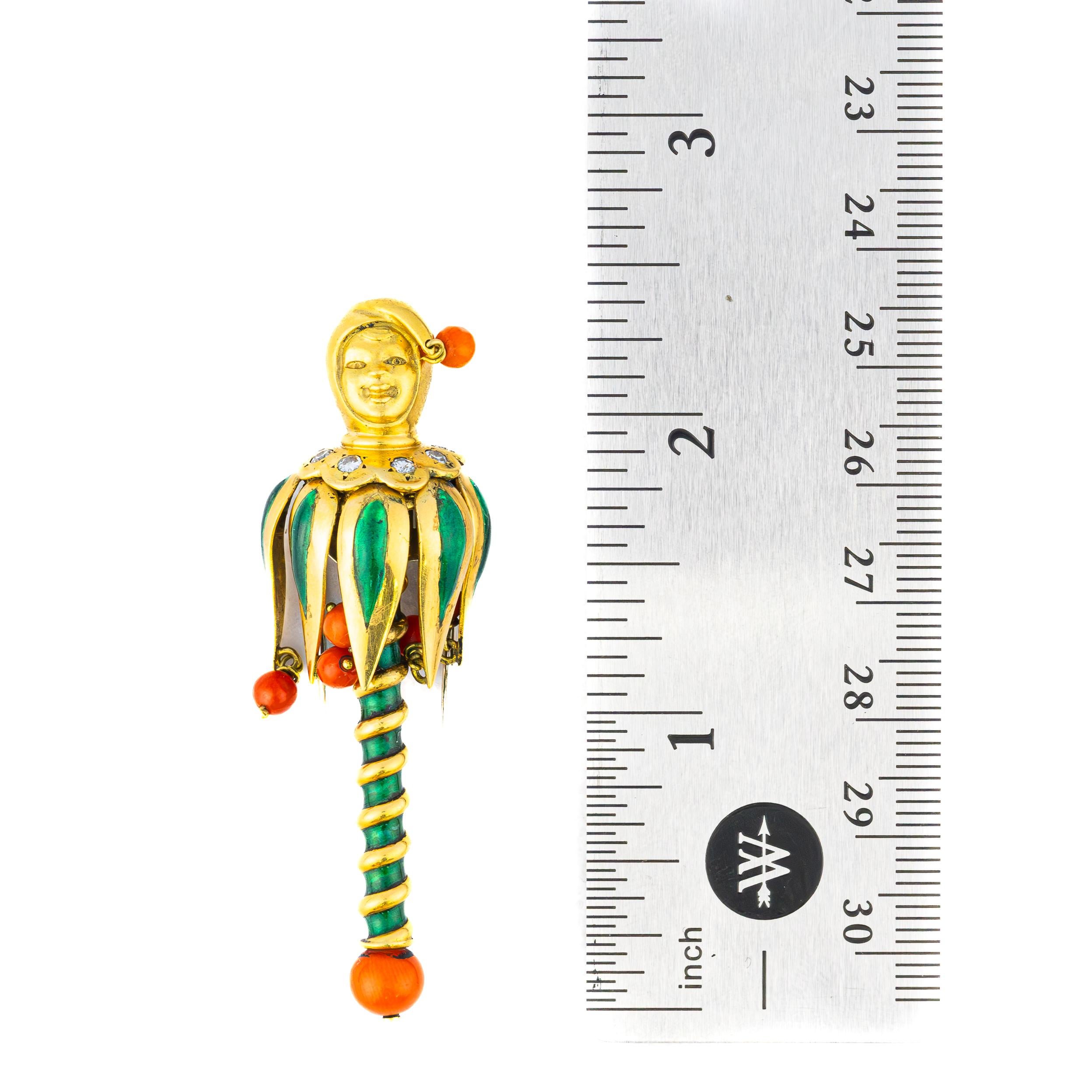 Taglio rotondo Van Cleef & Arpels Spilla giullare in oro con smalto e corallo e diamanti in vendita