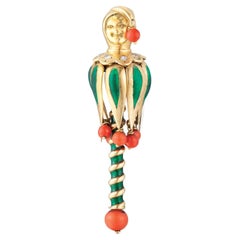 Van Cleef & Arpels Spilla giullare in oro con smalto e corallo e diamanti