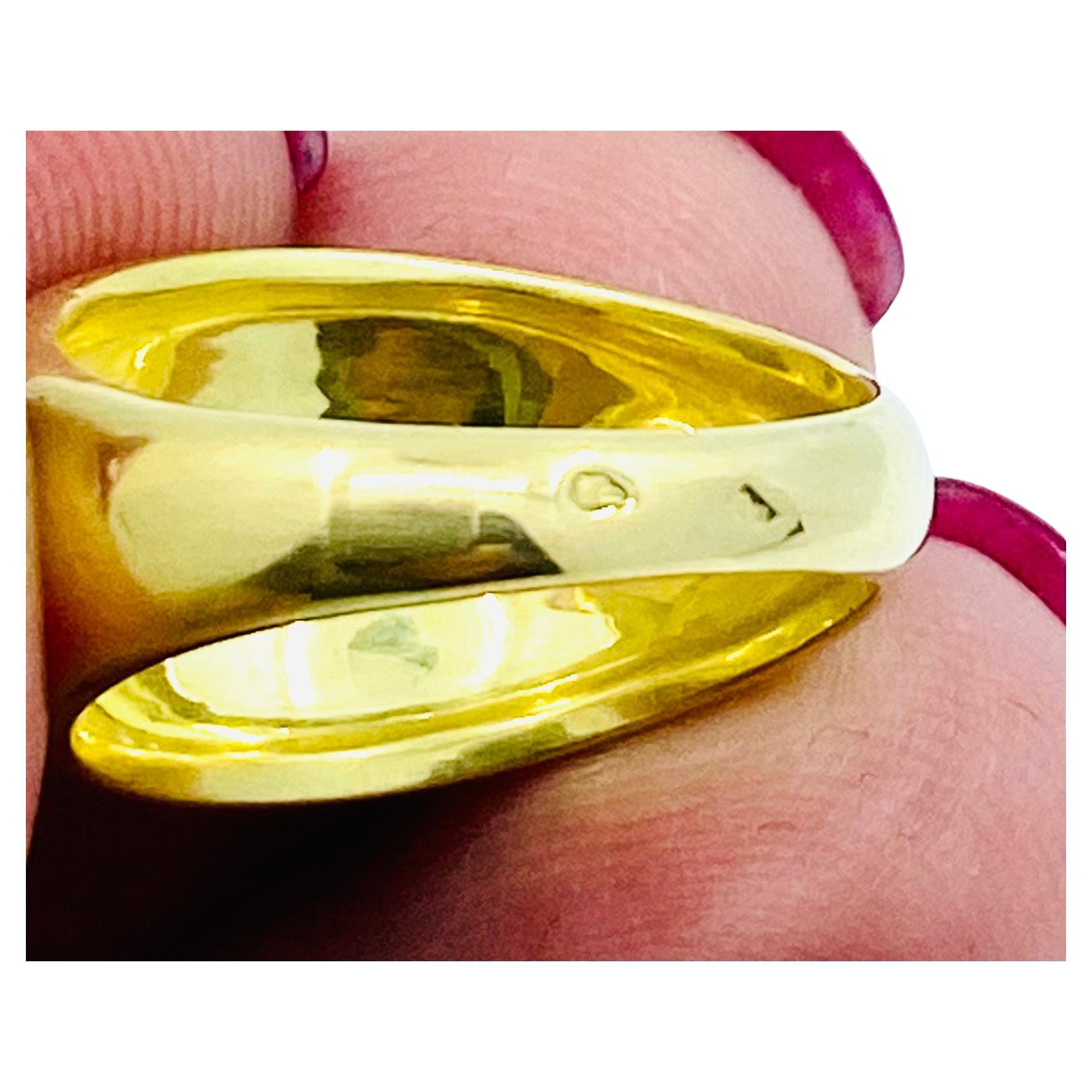 Van Cleef & Arpels Enamel Polka Dot Gold Dome Ring For Sale 6