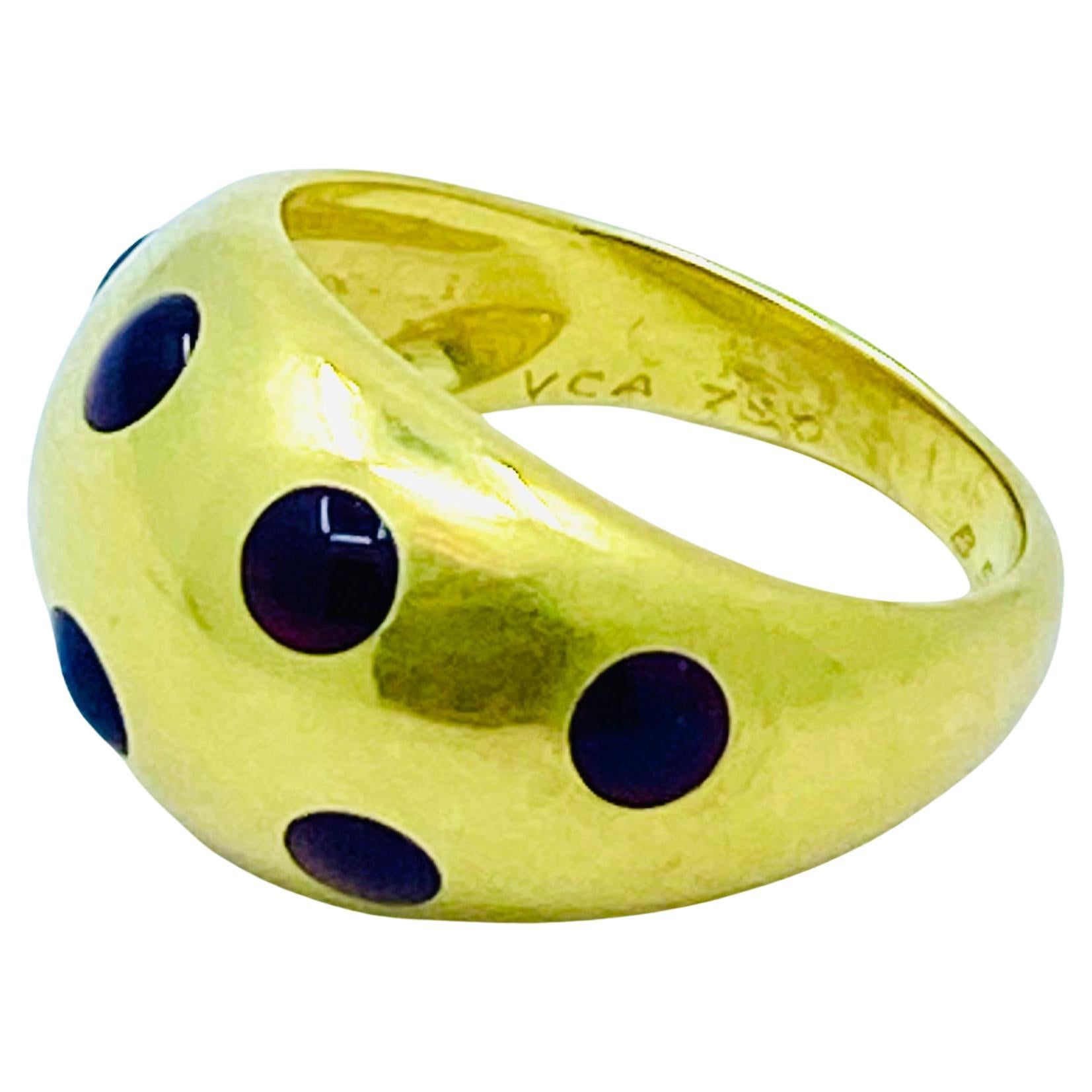 Van Cleef & Arpels Enamel Polka Dot Gold Dome Ring In Good Condition For Sale In Beverly Hills, CA