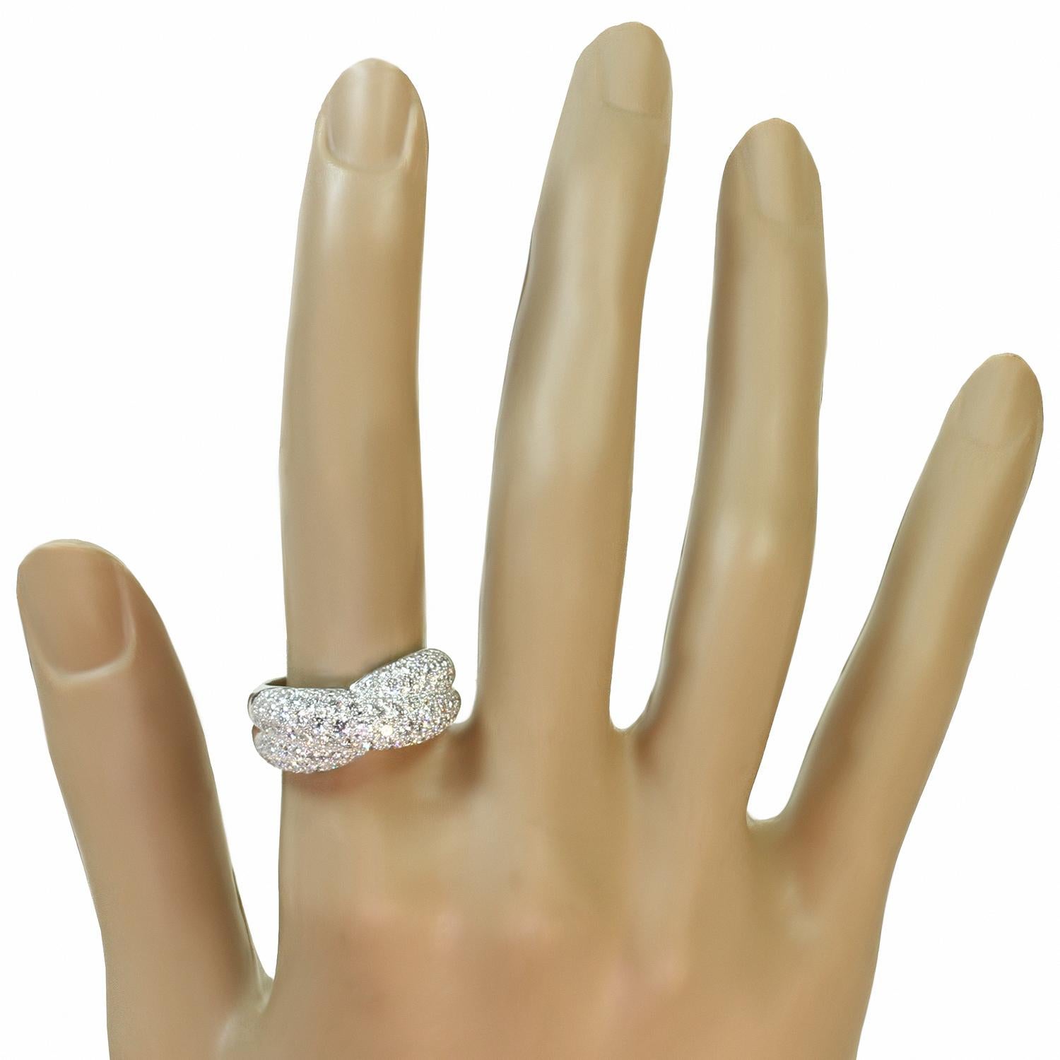 Brilliant Cut VAN CLEEF & ARPELS Entrelacs Diamond White Gold Ring 55 For Sale
