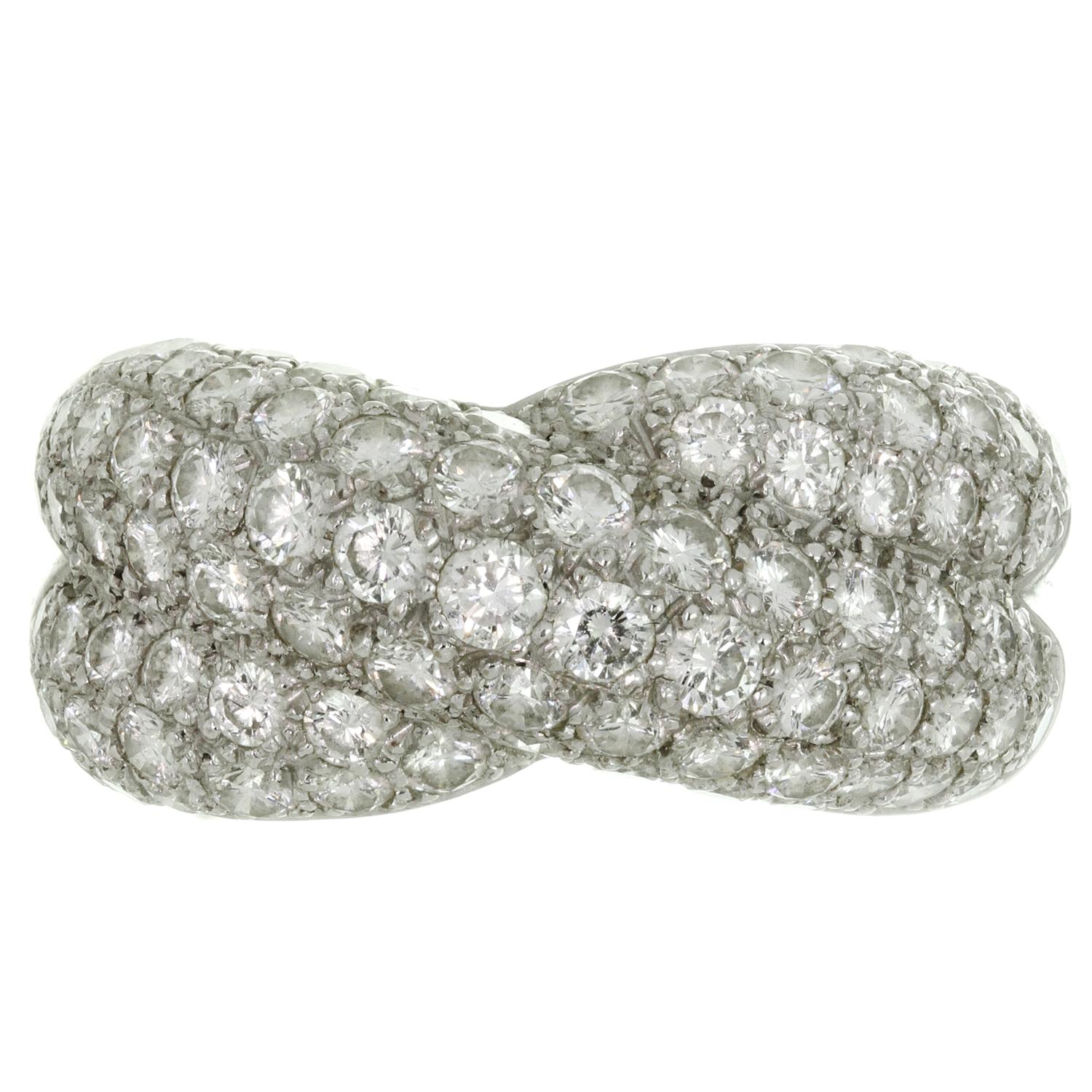 Van Cleef & Arpels Entrelacs Diamond White Gold Ring In Excellent Condition In New York, NY