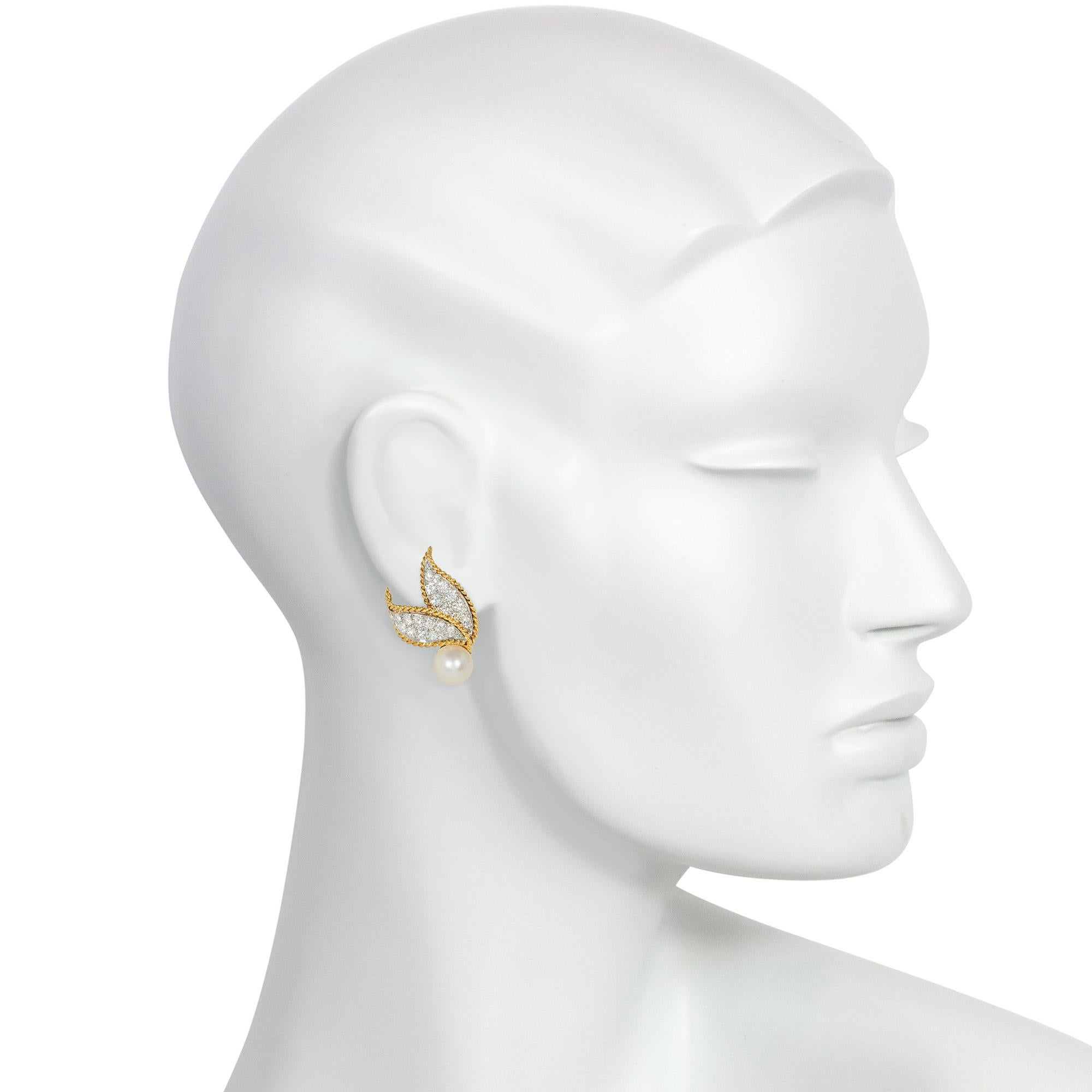 Van Cleef & Arpels Estate Gold, Diamond, and Pearl Leaf Motif Clip Earrings In Good Condition For Sale In New York, NY