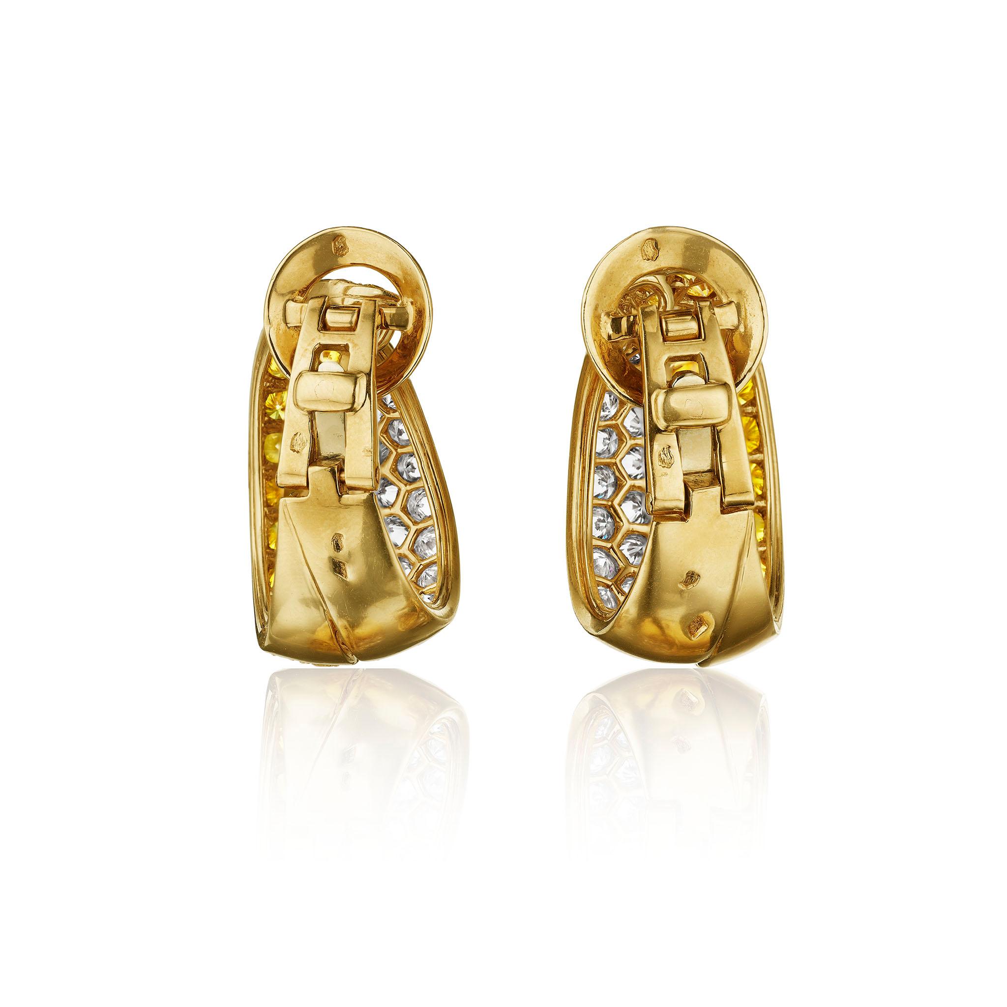 Pendientes de aro Van Cleef & Arpels con diamante amarillo fantasía Precio normal Corte brillante en venta