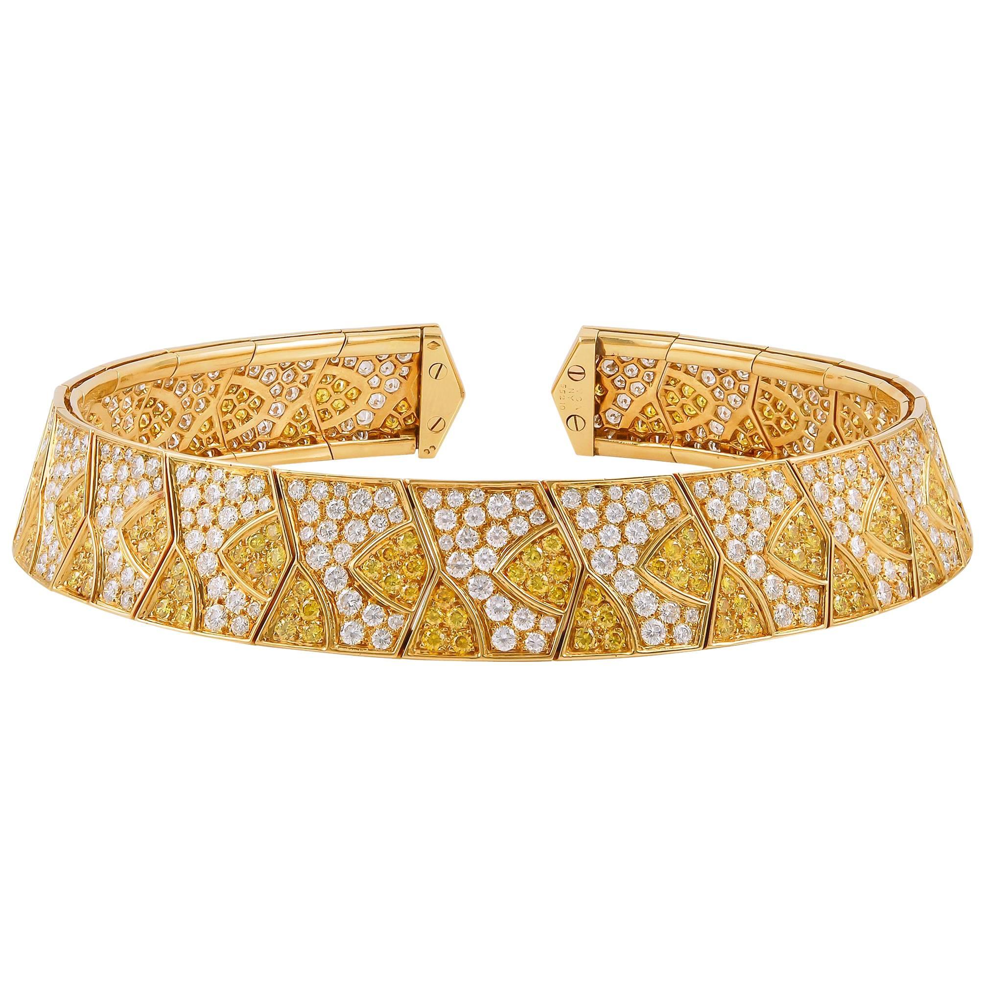 Van Cleef & Arpels Halskette mit gelben, weißen Diamanten im Angebot