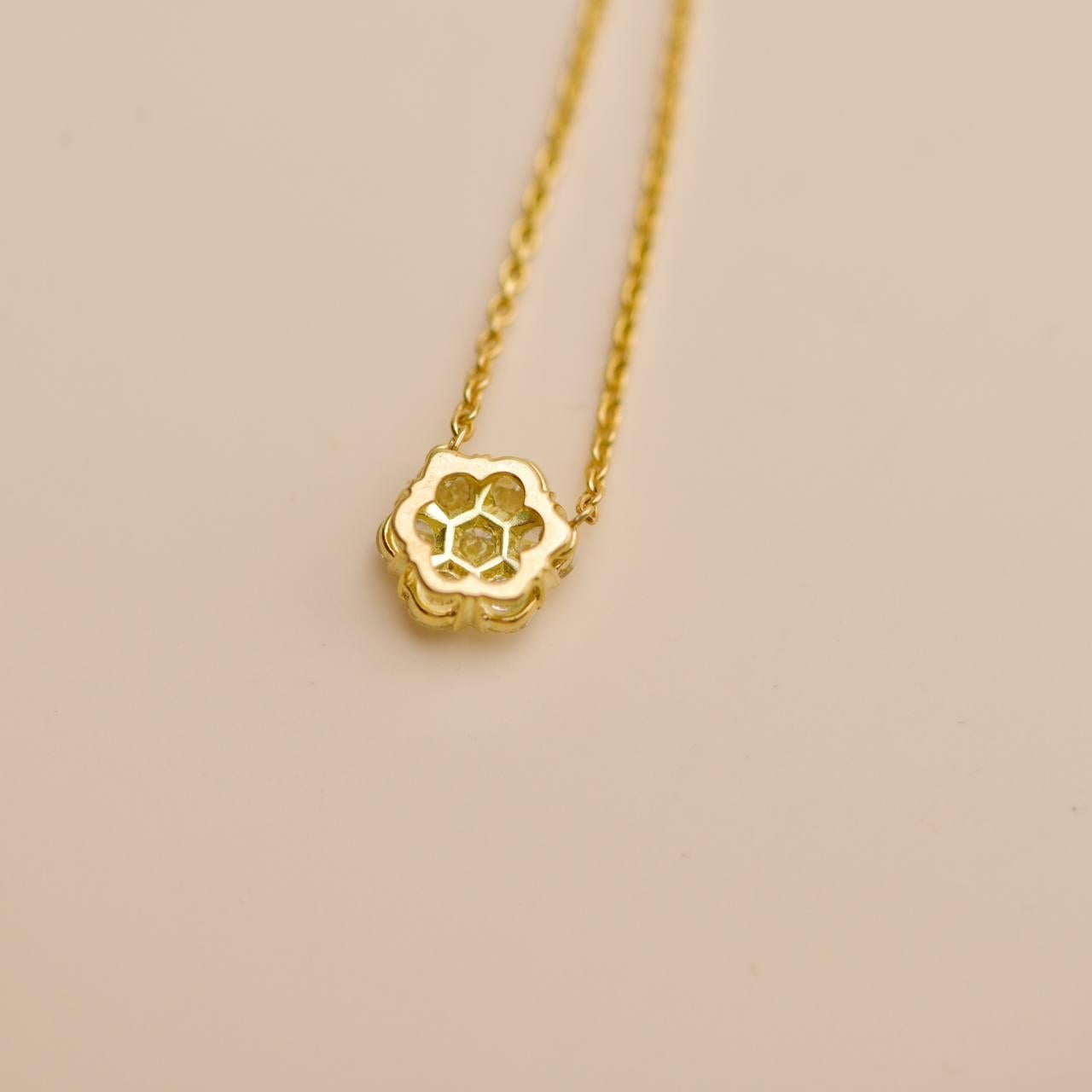 Collana Van Cleef & Arpels Fleurette con diamanti in oro giallo 18 carati in vendita 3