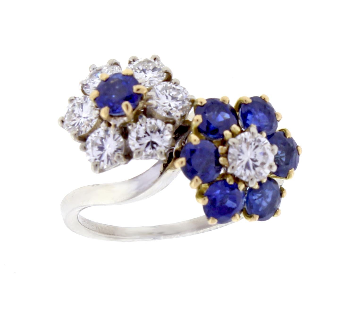 Women's or Men's Van Cleef & Arpels Fleurette Diamond and Sapphire Double Flower Yellow Gold Ring