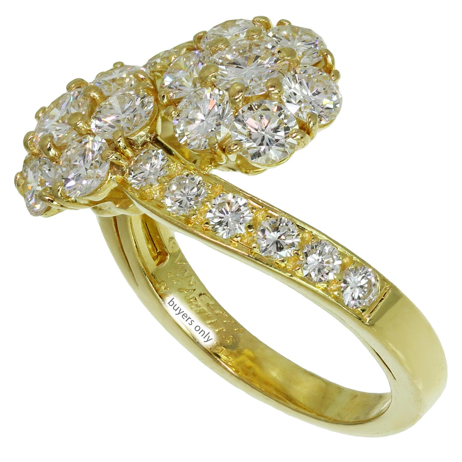 Brilliant Cut Van Cleef & Arpels Fleurette Diamond Flower Bypass 18k Yellow Gold Ring
