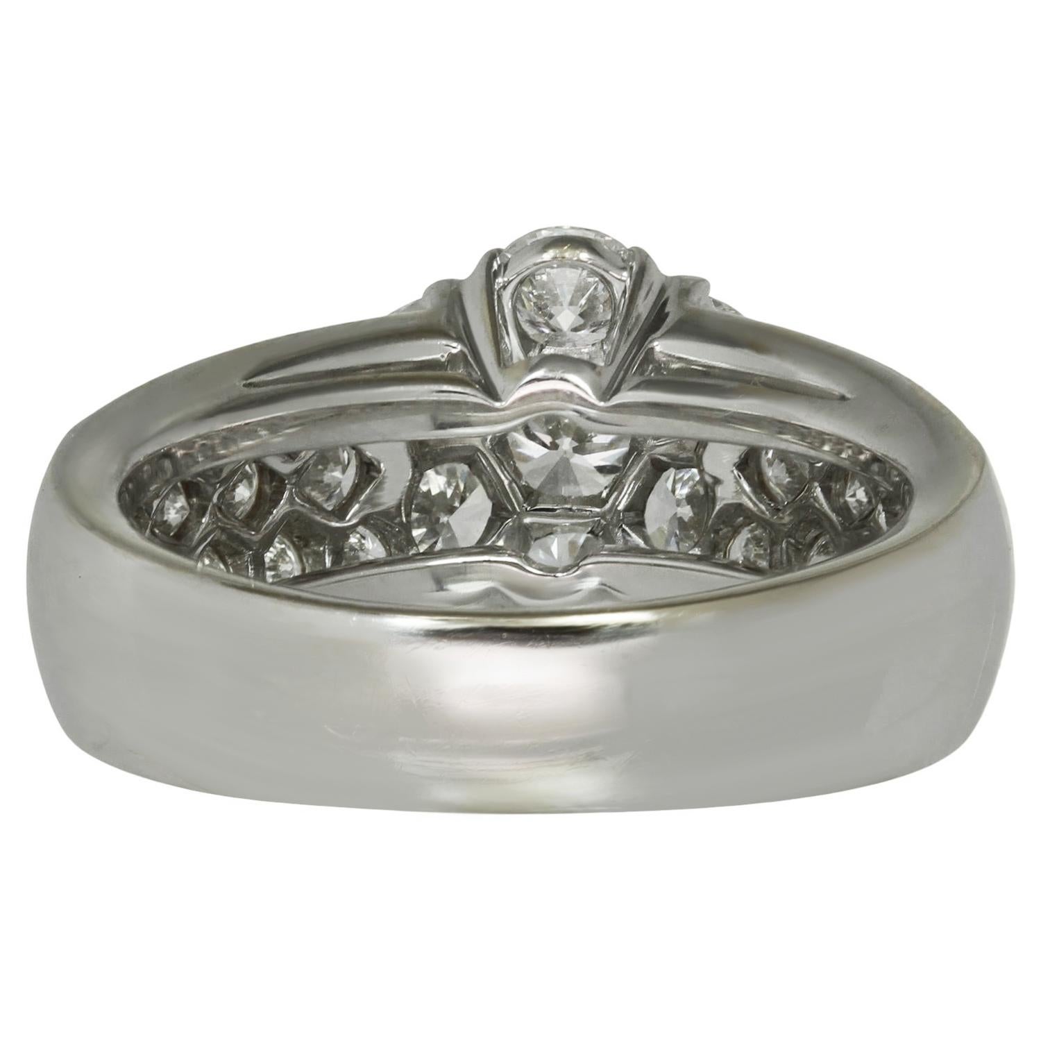 Women's VAN CLEEF & ARPELS Fleurette Diamond White Gold Large Ring For Sale