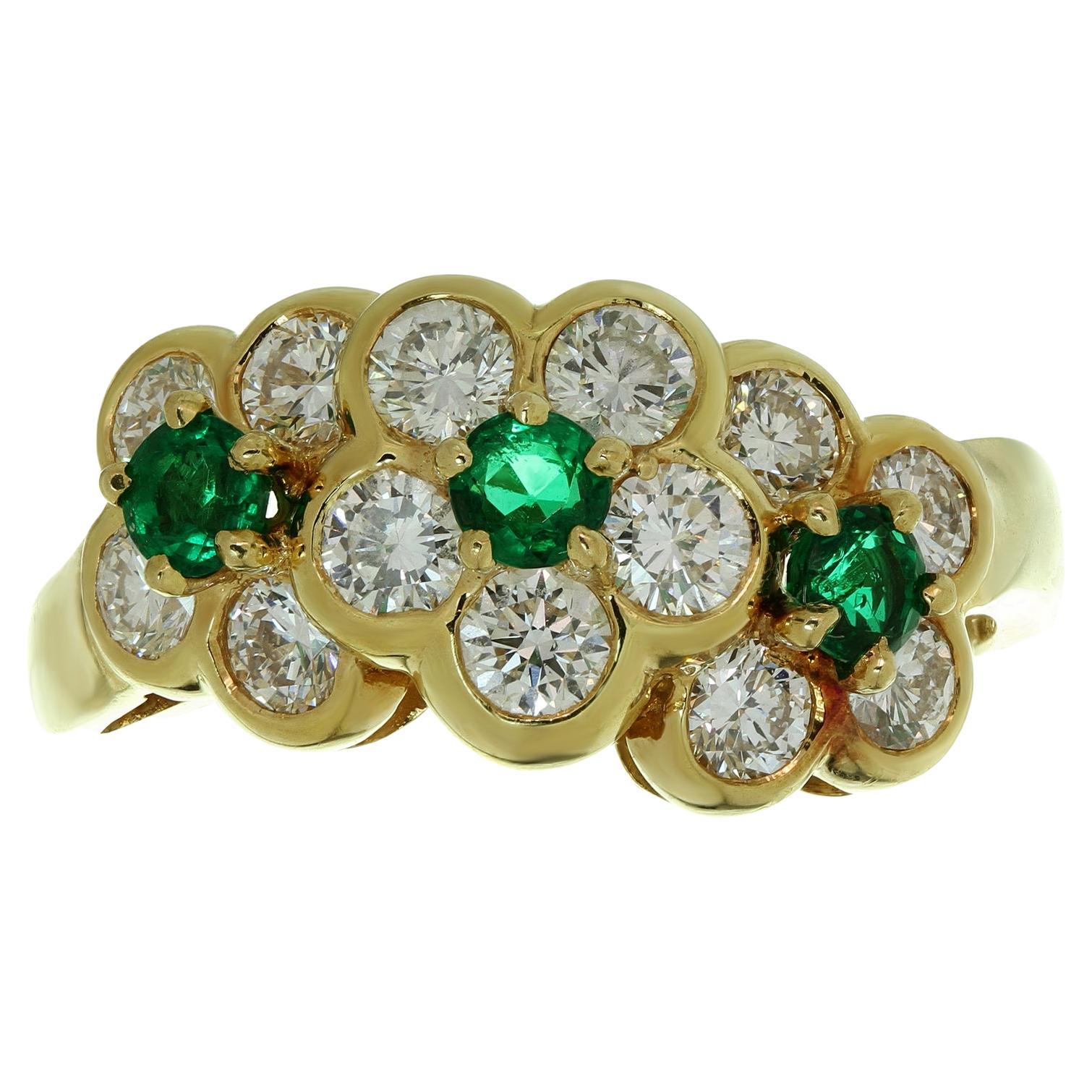 Van Cleef & Arpels Fleurette Emerald Diamond Flower Yellow Gold Ring For Sale