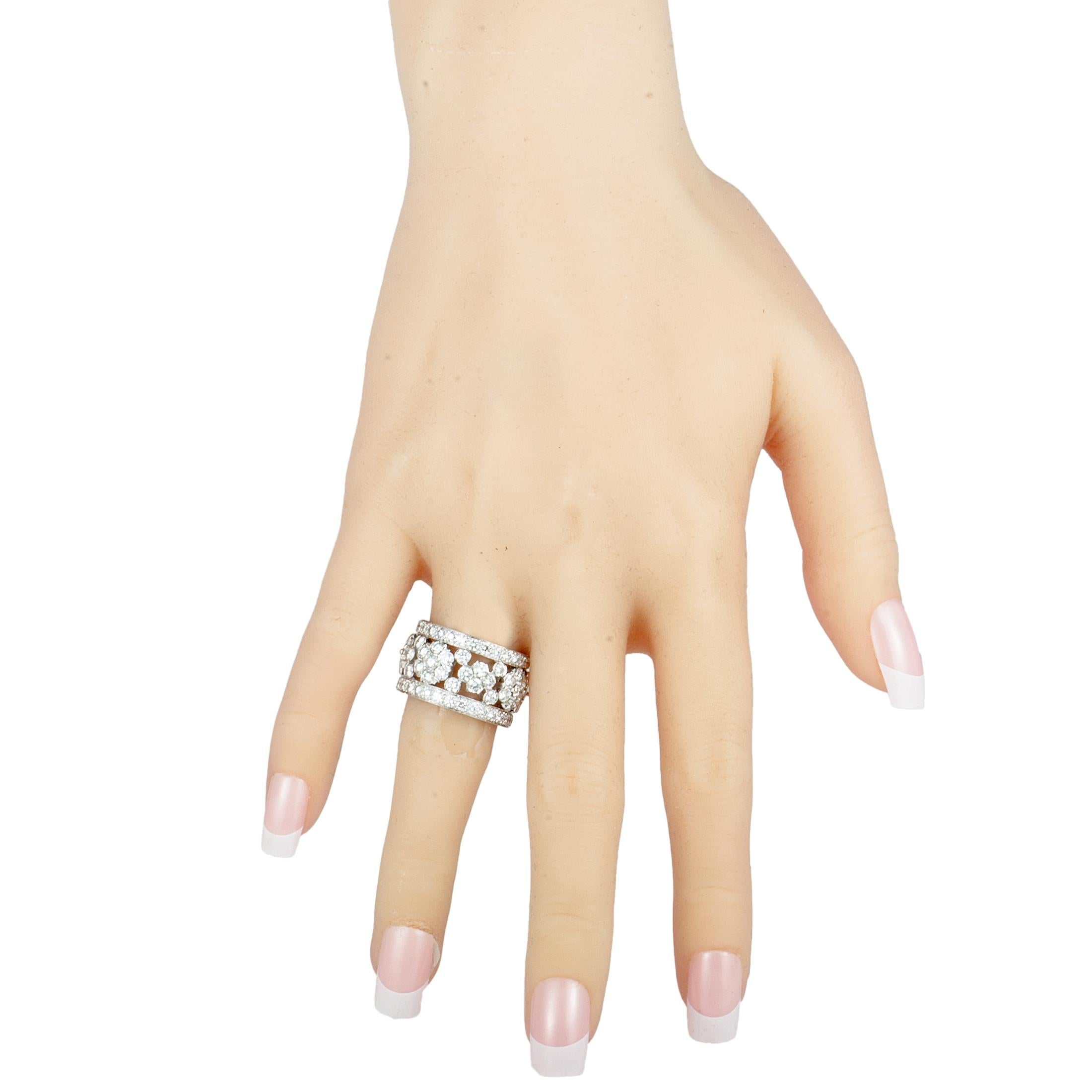 Van Cleef & Arpels Fleurette Platin Volldiamant Pave breite Band Ring im Zustand „Hervorragend“ in Southampton, PA
