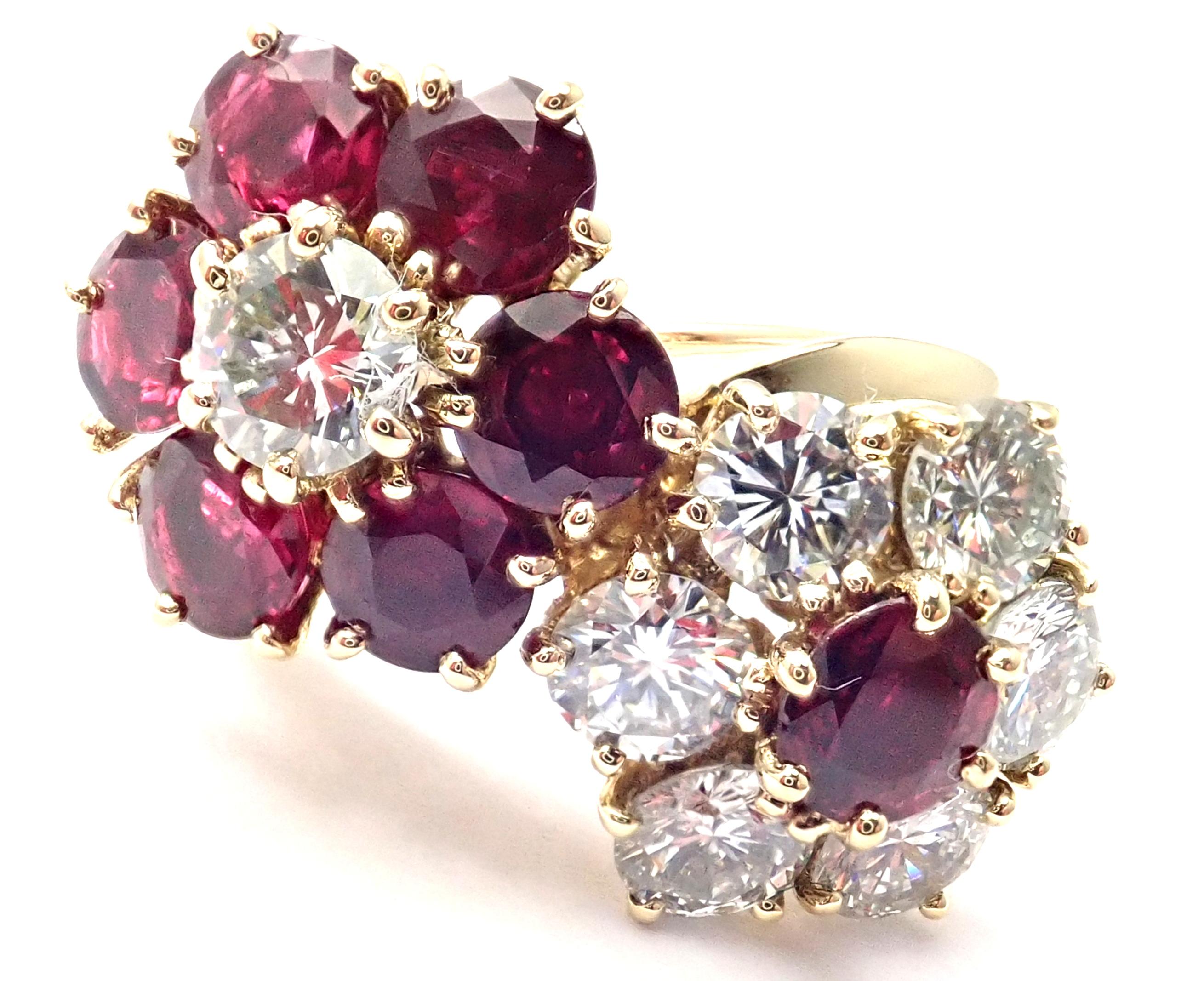 Taille brillant Van Cleef & Arpels, bague Fleurette à double fleur en or jaune, rubis et diamants