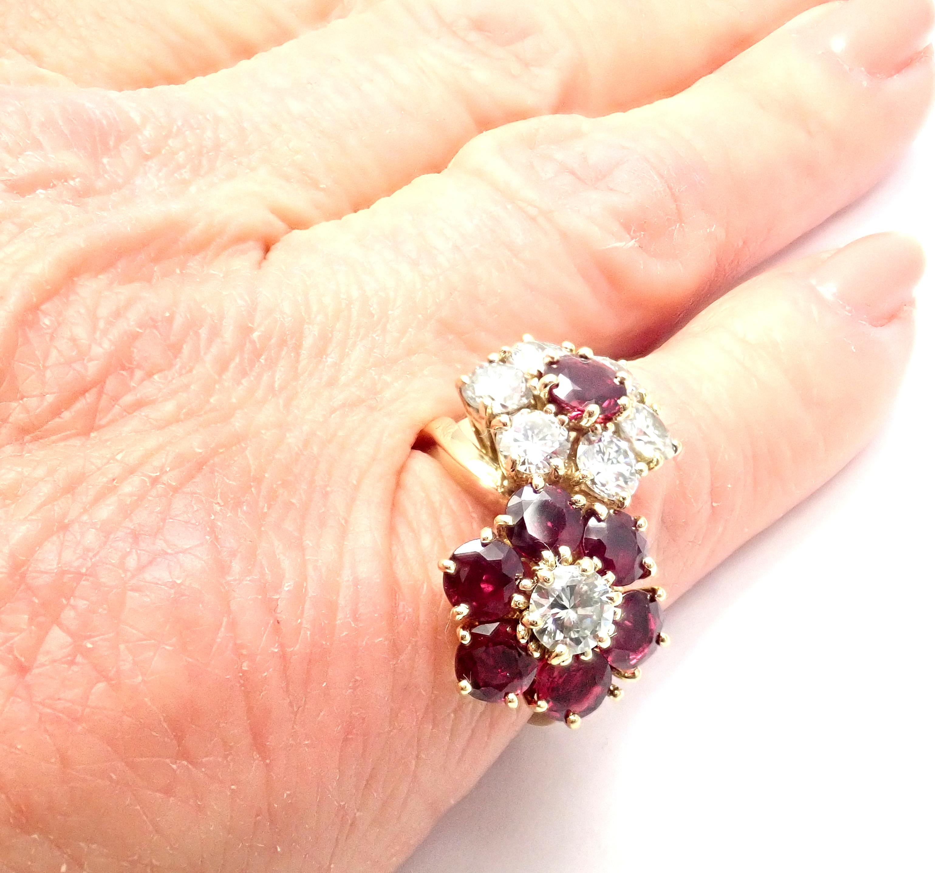 Van Cleef & Arpels, bague Fleurette à double fleur en or jaune, rubis et diamants 1