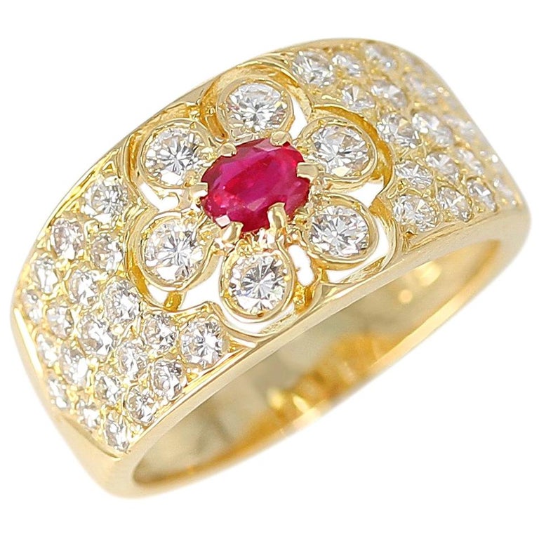 Van Cleef & Arpels Floral Ruby and Diamond Ring, 18 Karat, with Original VCA Box For Sale