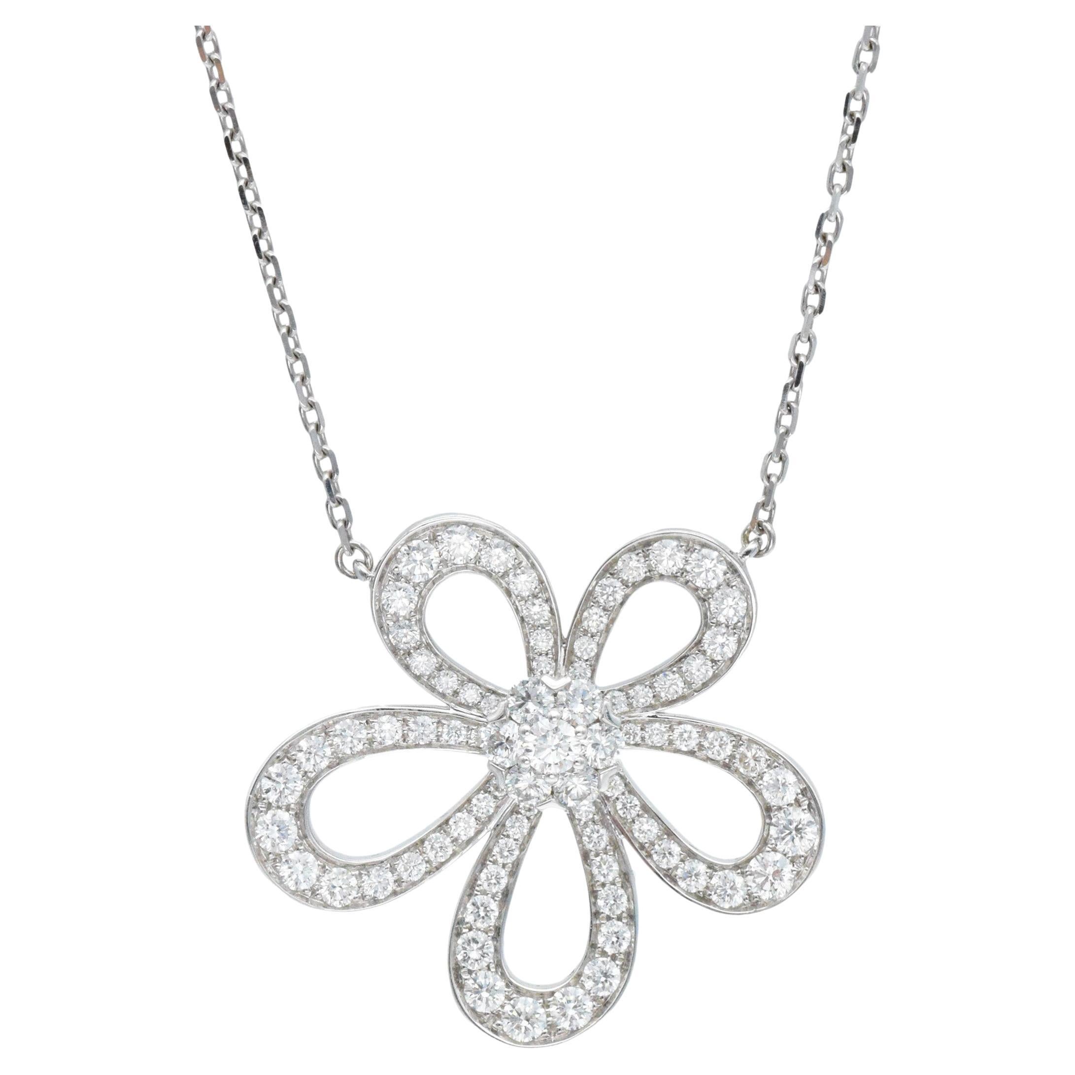 Van Cleef
Arpels "Flower-Lace" Necklace