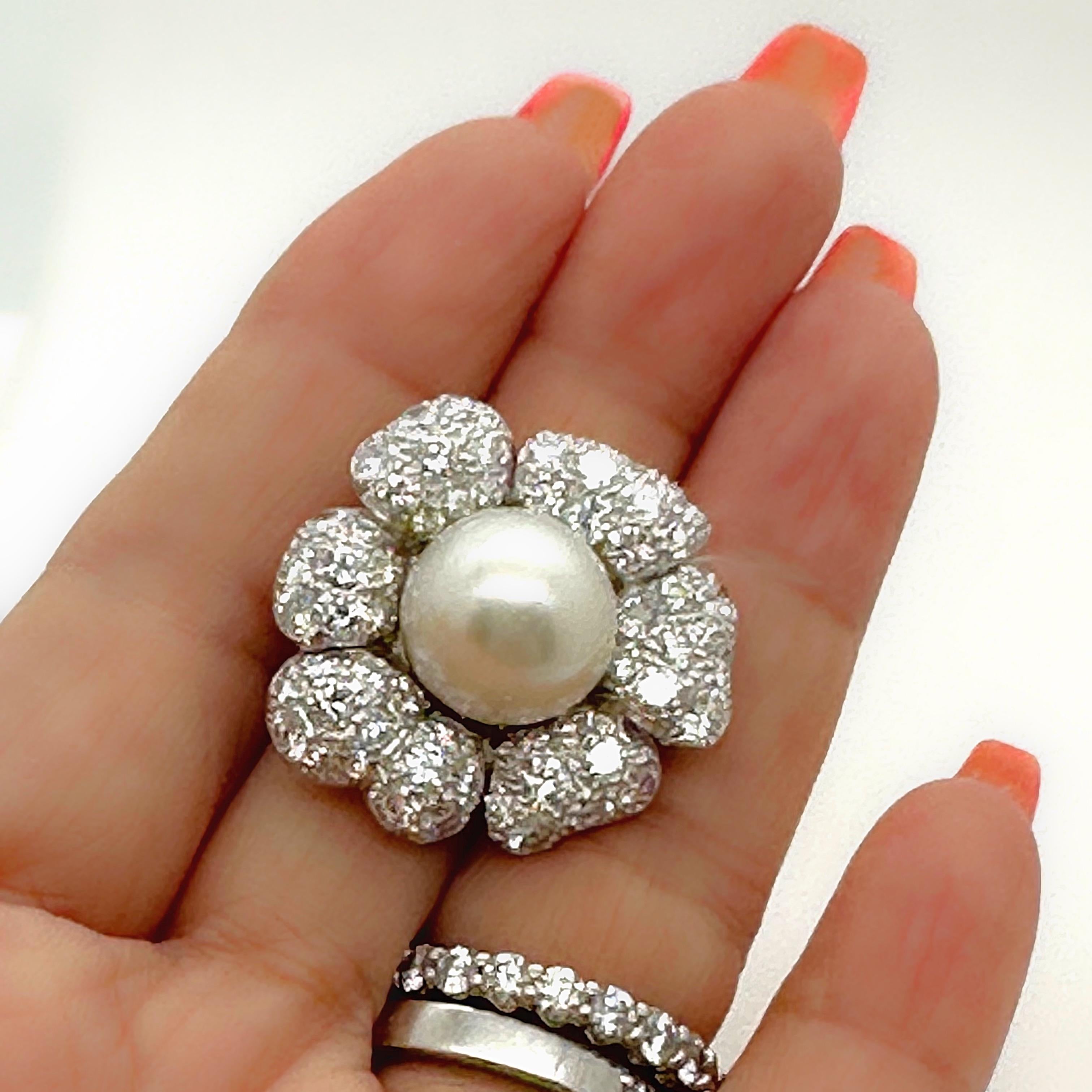 Van Cleef & Arpels Ohrring aus 18 Karat Weißgold mit Blumenperlen und Diamanten 7